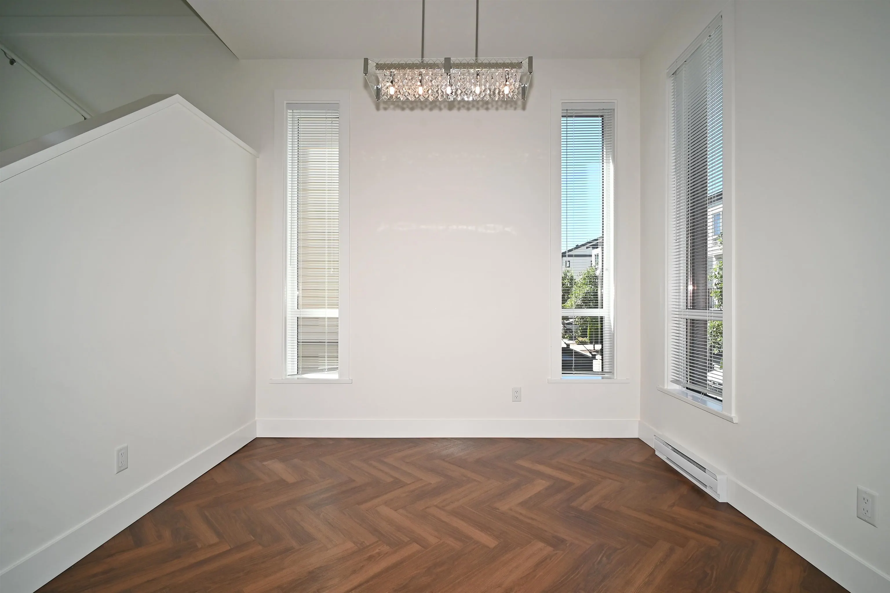 73 15898 27 Avenue