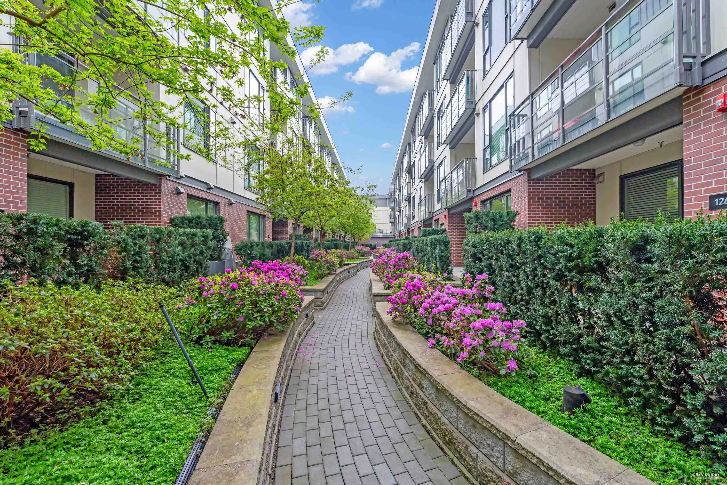 PH47 5355 Lane Street
