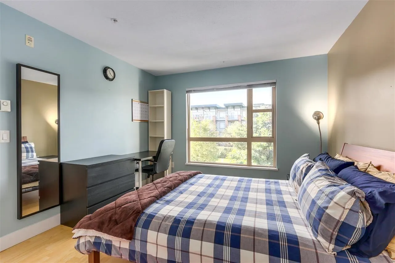 303 2338 Western Parkway