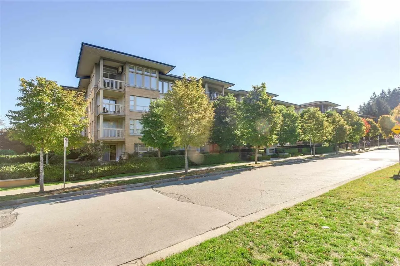 303 2338 Western Parkway