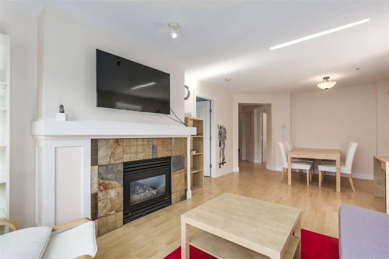 303 2338 Western Parkway