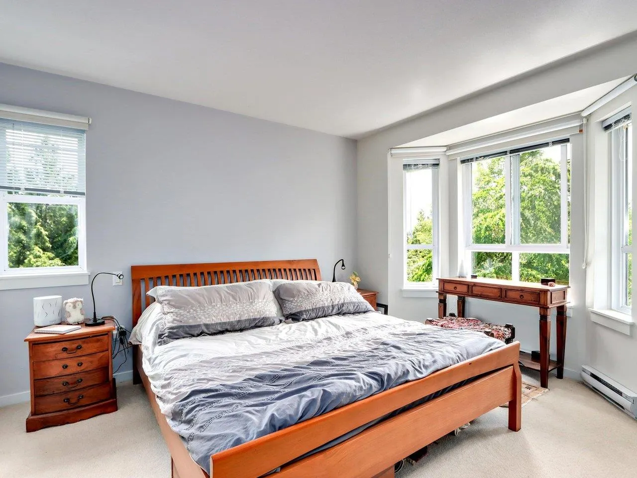 95 2418 Avon Place