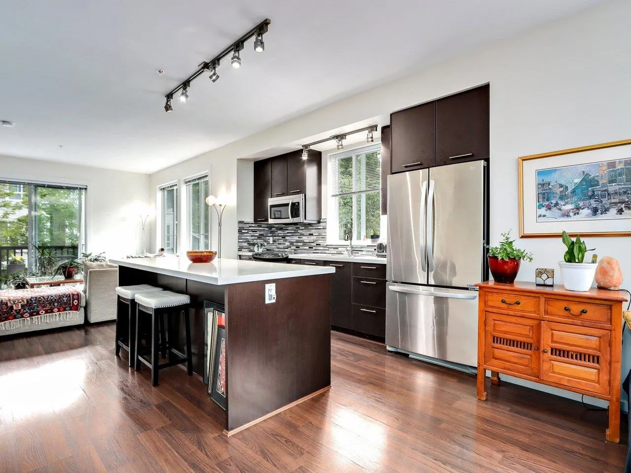 95 2418 Avon Place