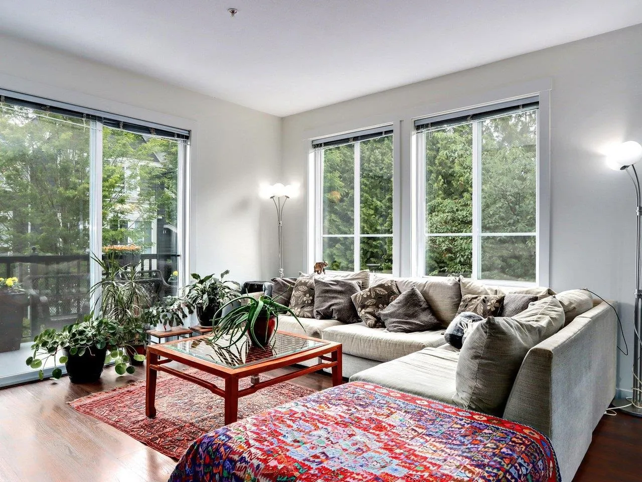 95 2418 Avon Place