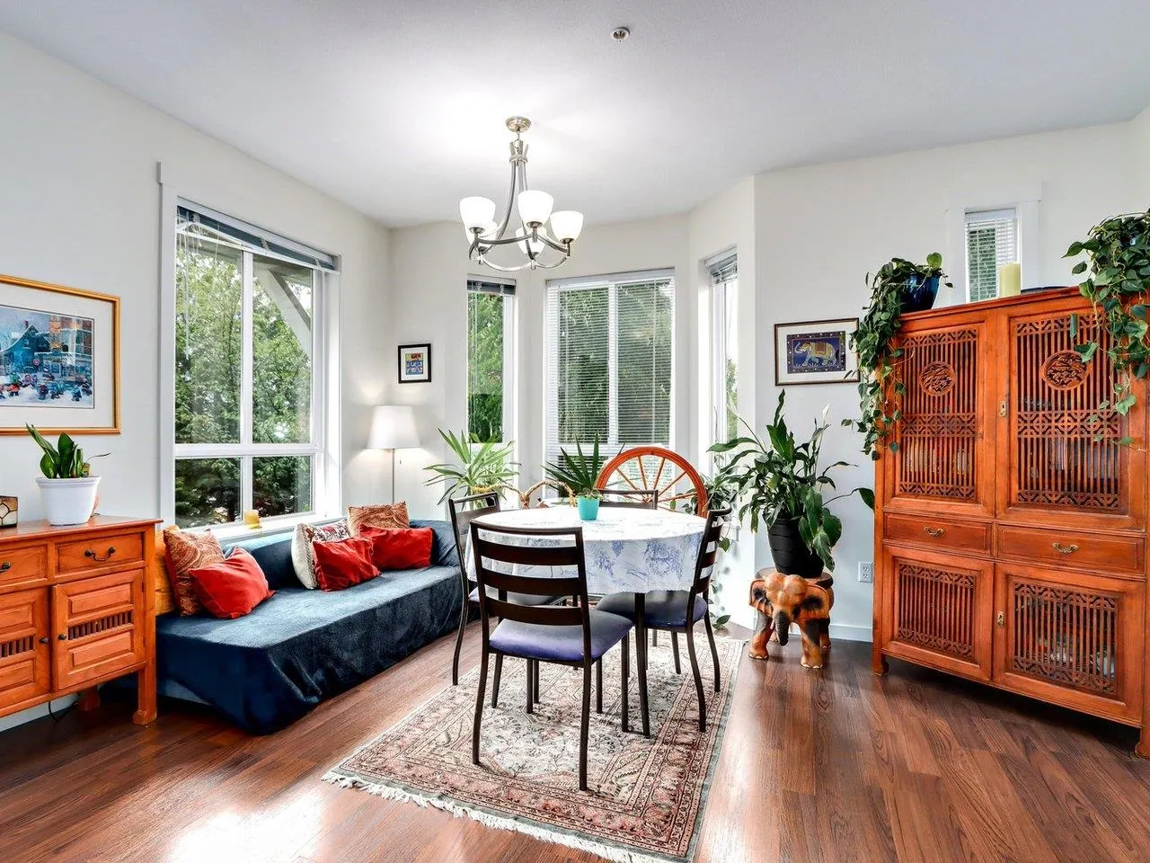 95 2418 Avon Place
