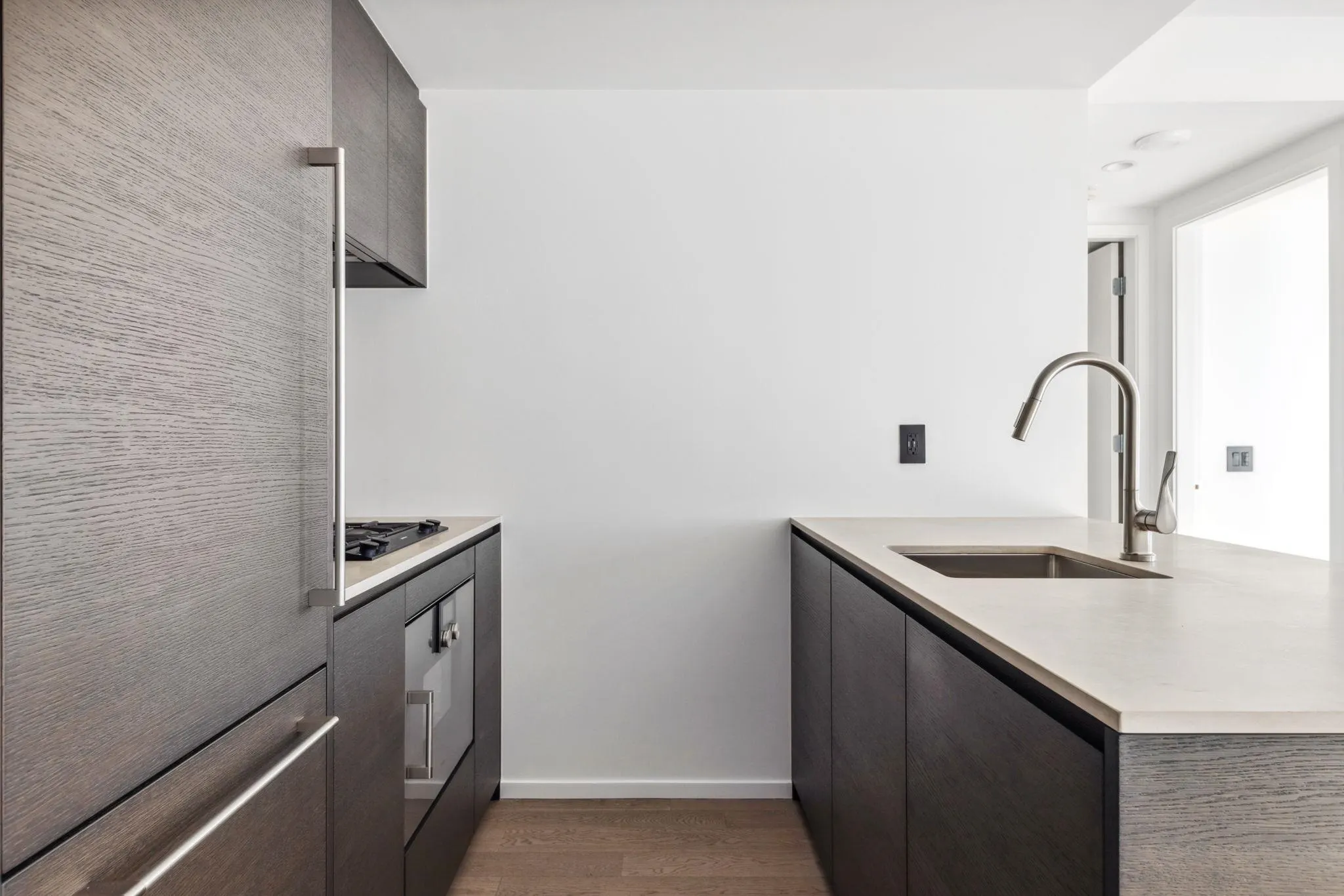 1901 1408 Robson Street