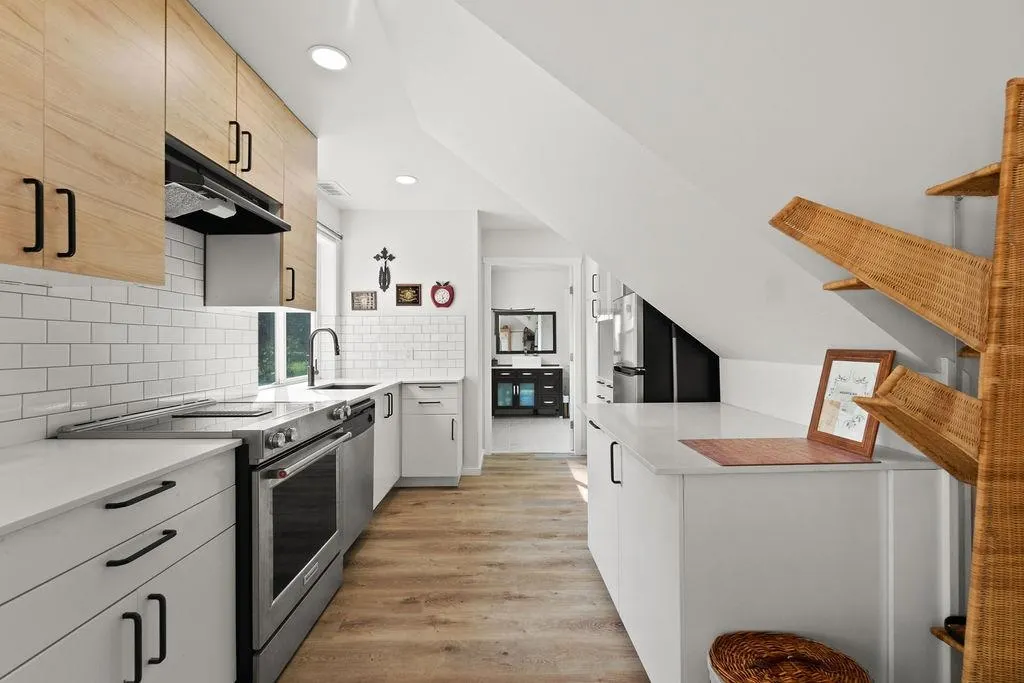 14605 Squamish Valley Road