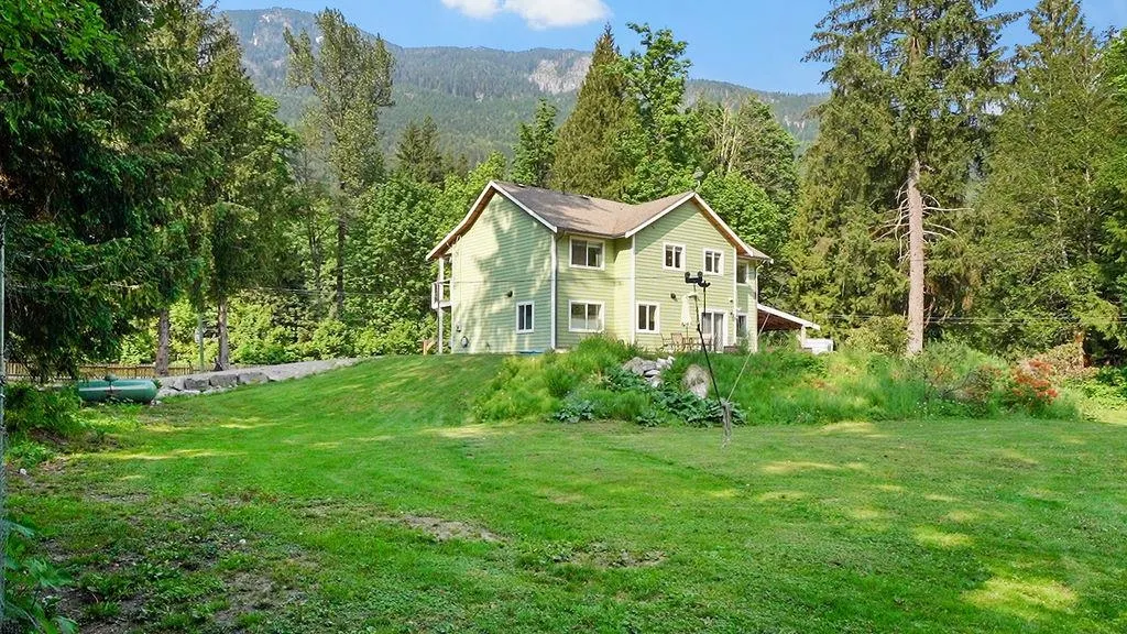 14605 Squamish Valley Road
