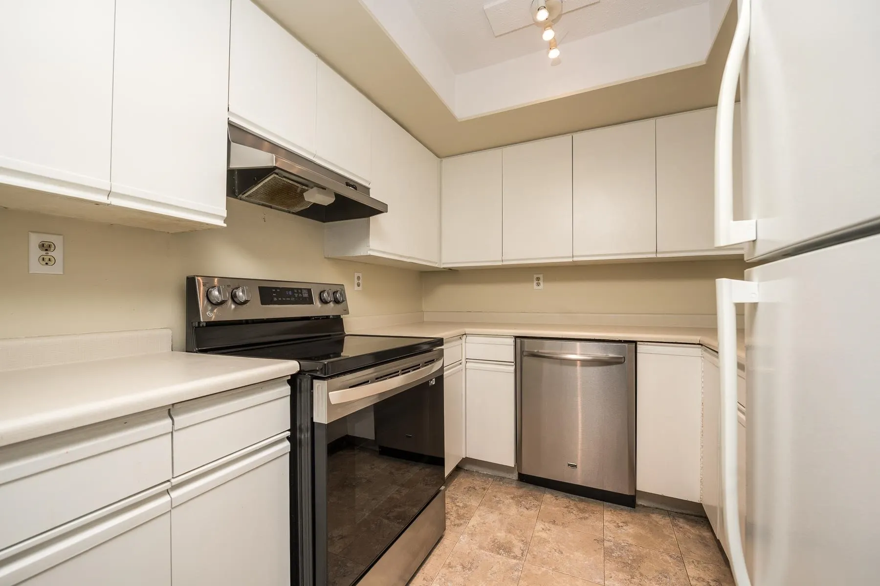 111 1441 Garden Place