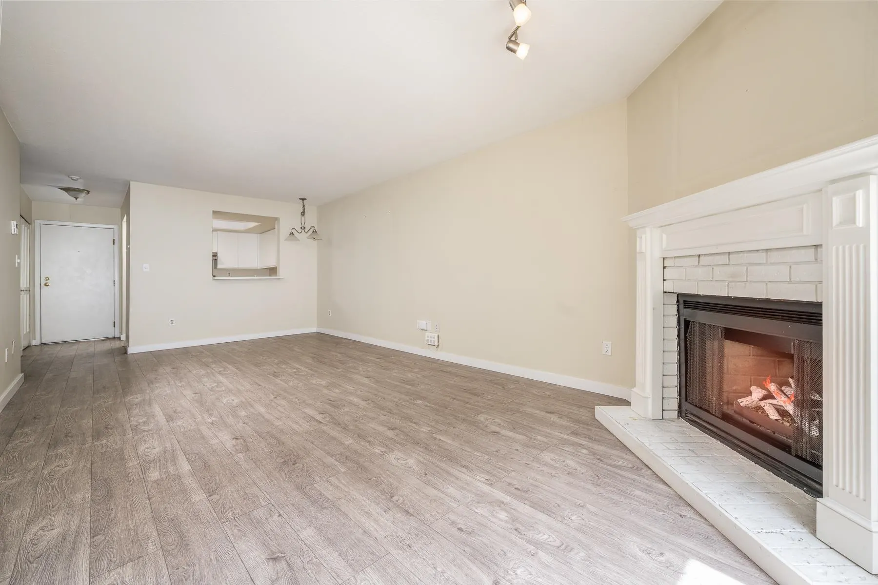 111 1441 Garden Place