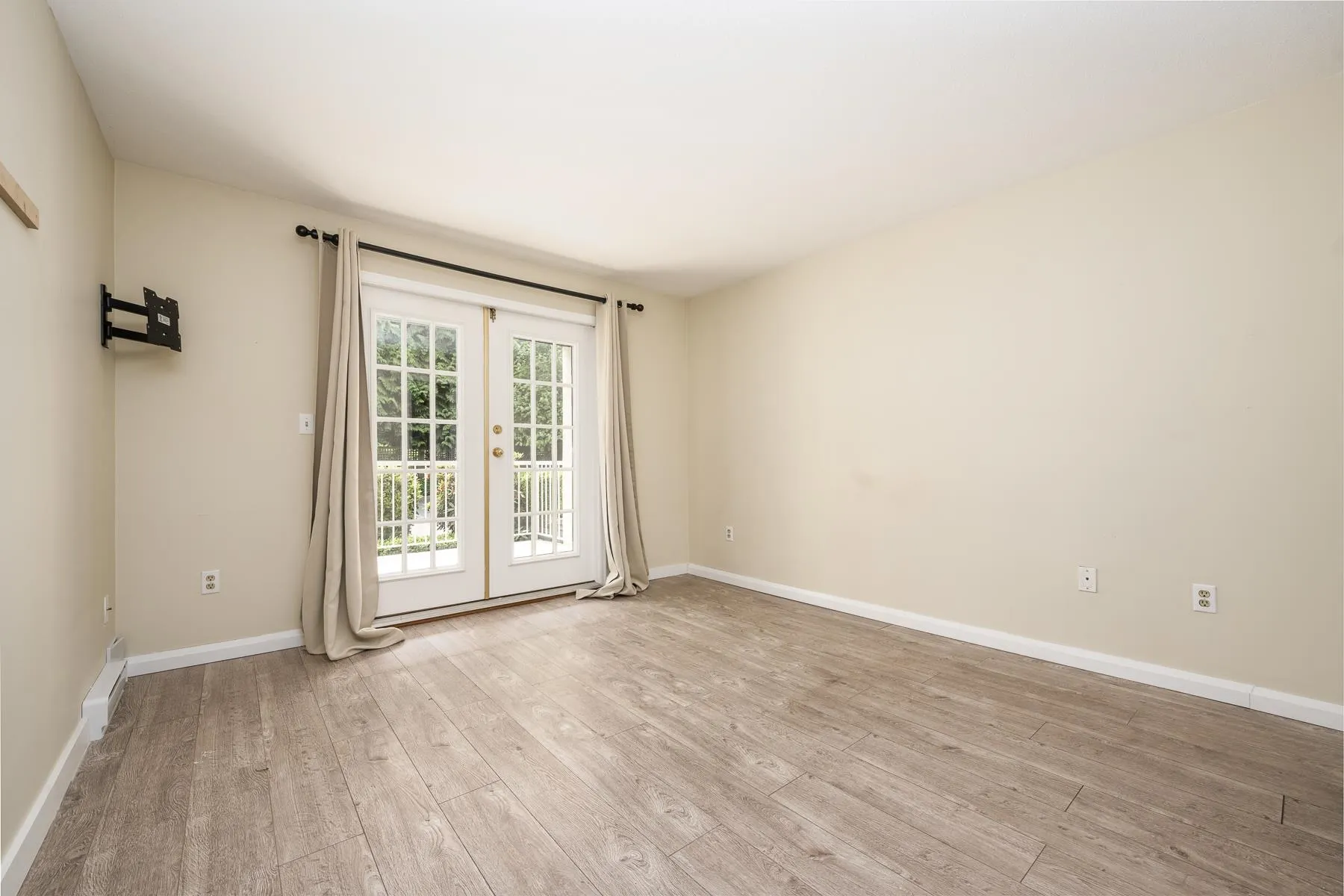 111 1441 Garden Place