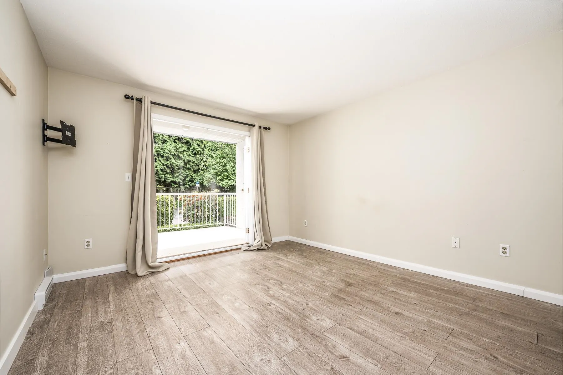 111 1441 Garden Place