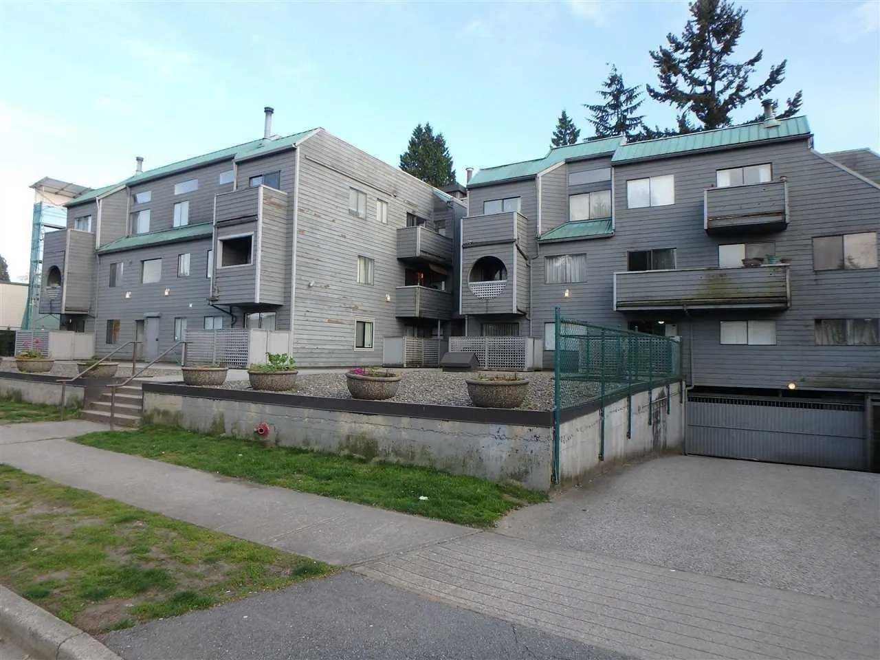 105 1948 Coquitlam Avenue