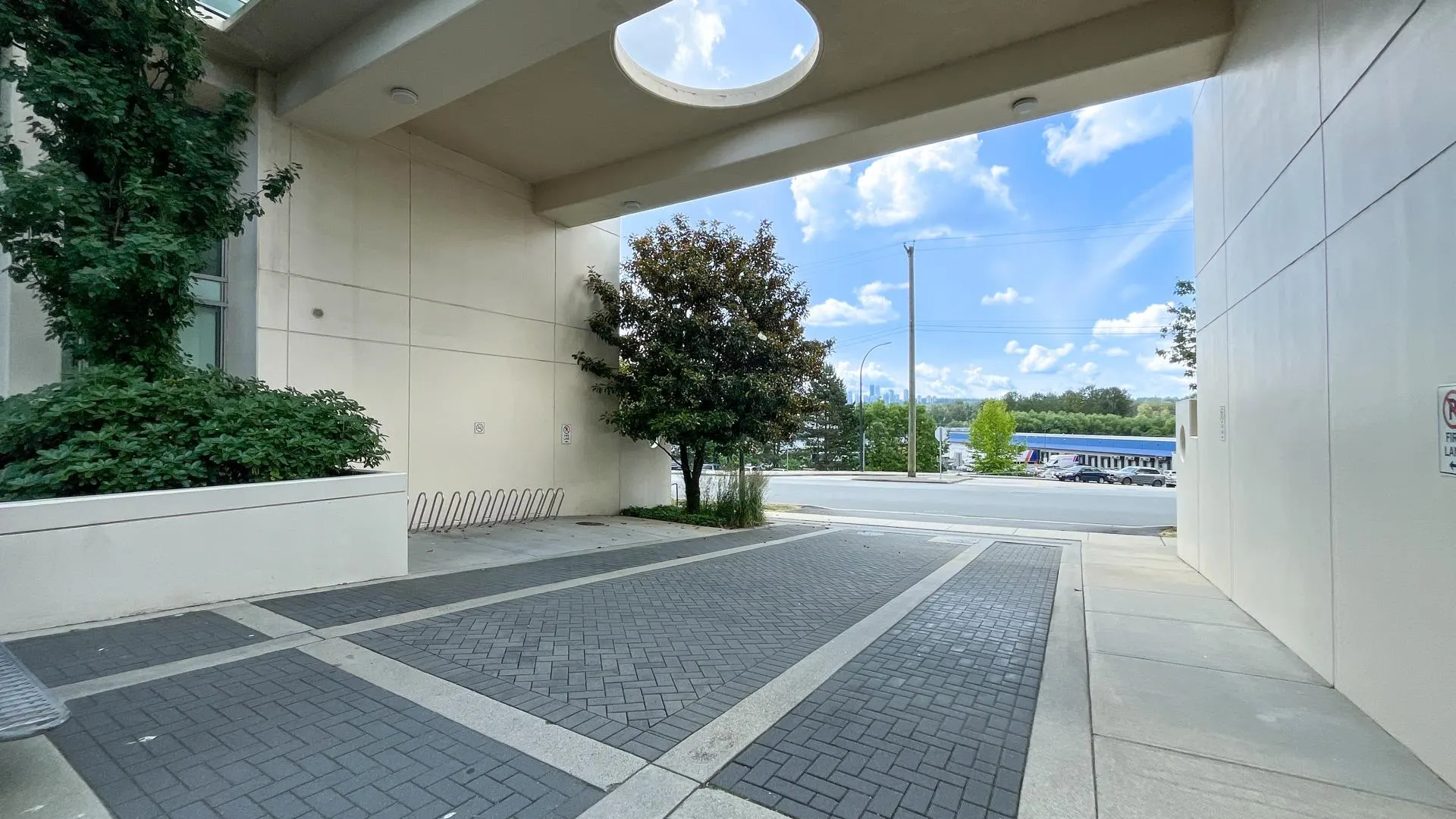 2402 2232 Douglas Road