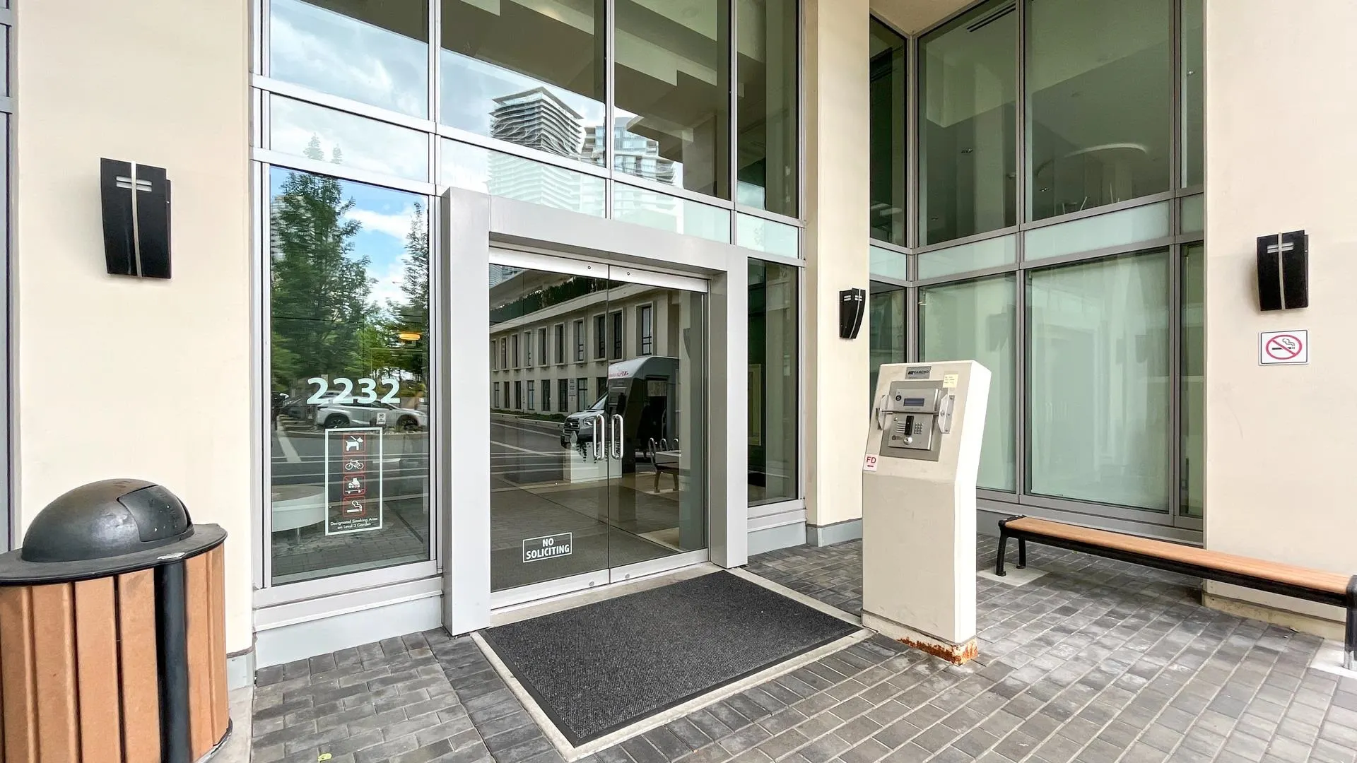 2402 2232 Douglas Road