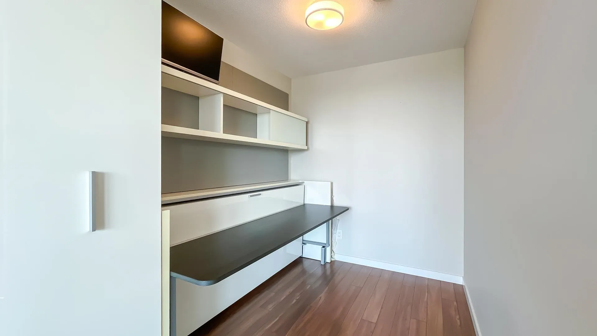 2402 2232 Douglas Road