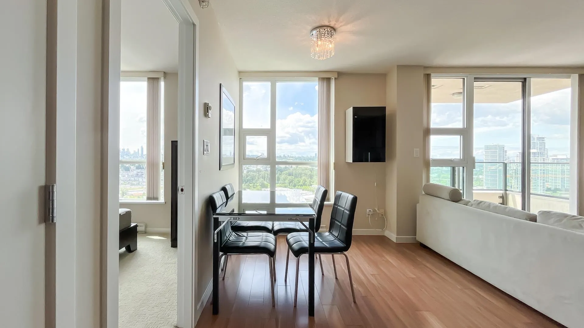 2402 2232 Douglas Road