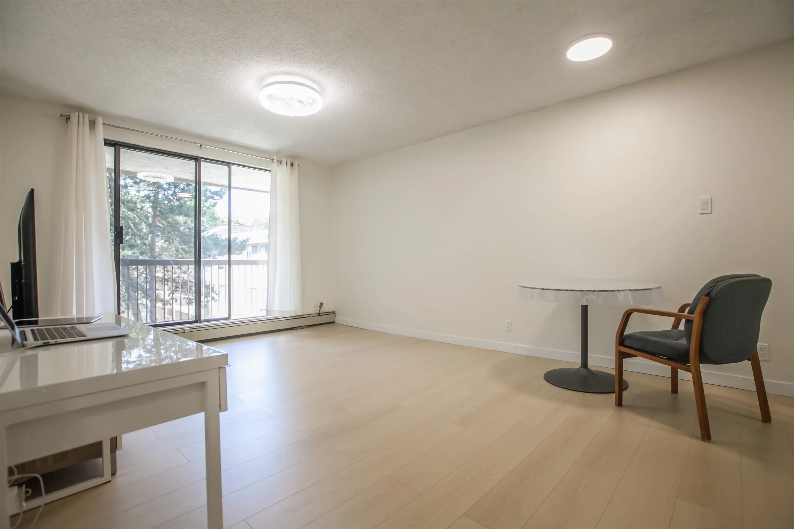 328 8460 Lansdowne Road