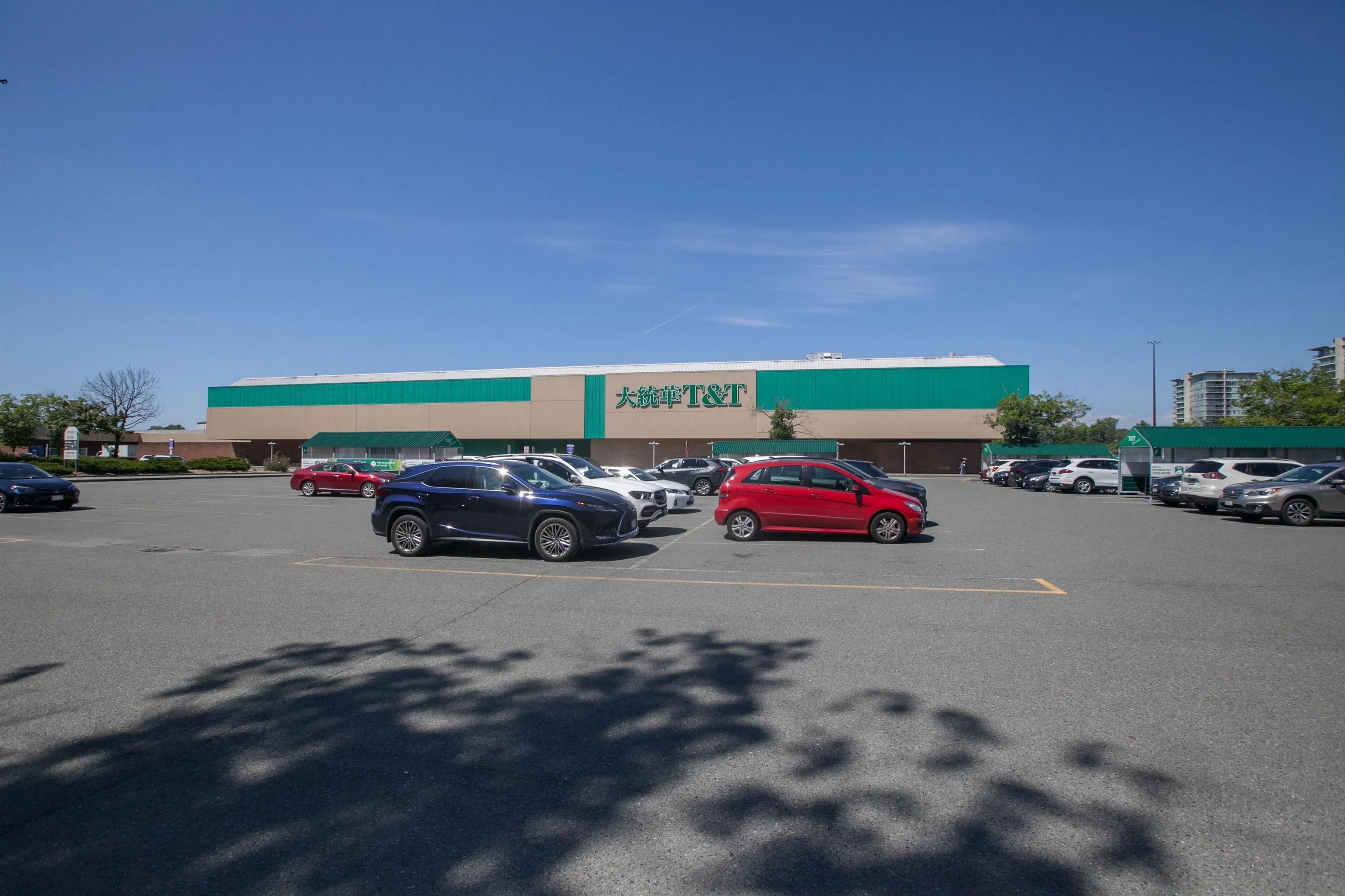328 8460 Lansdowne Road