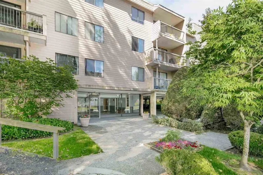 328 8460 Lansdowne Road