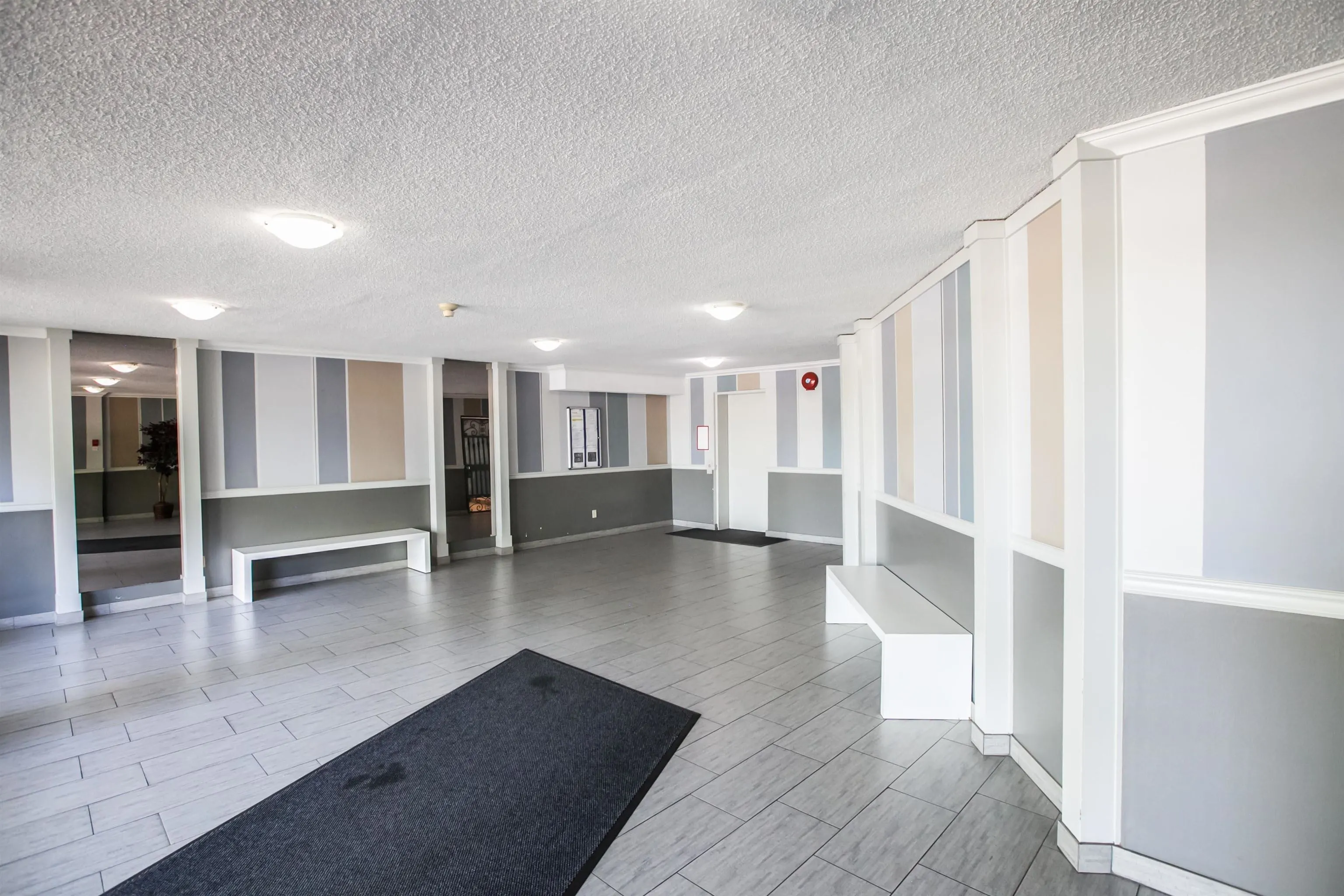 328 8460 Lansdowne Road