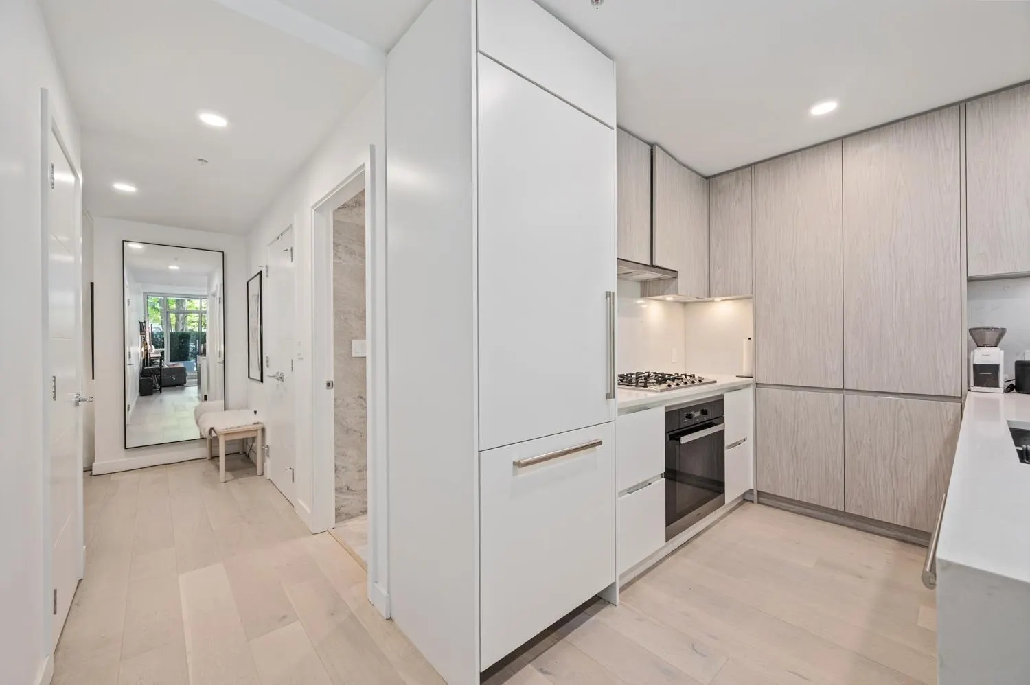 10X 4240 Cambie Street