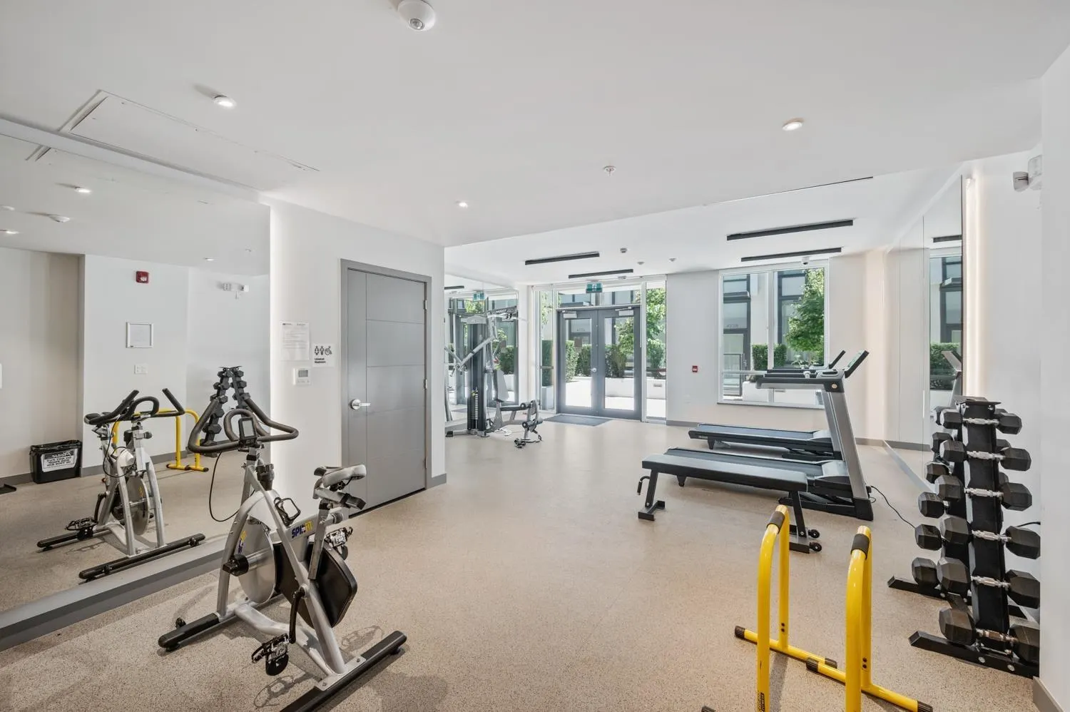 10X 4240 Cambie Street