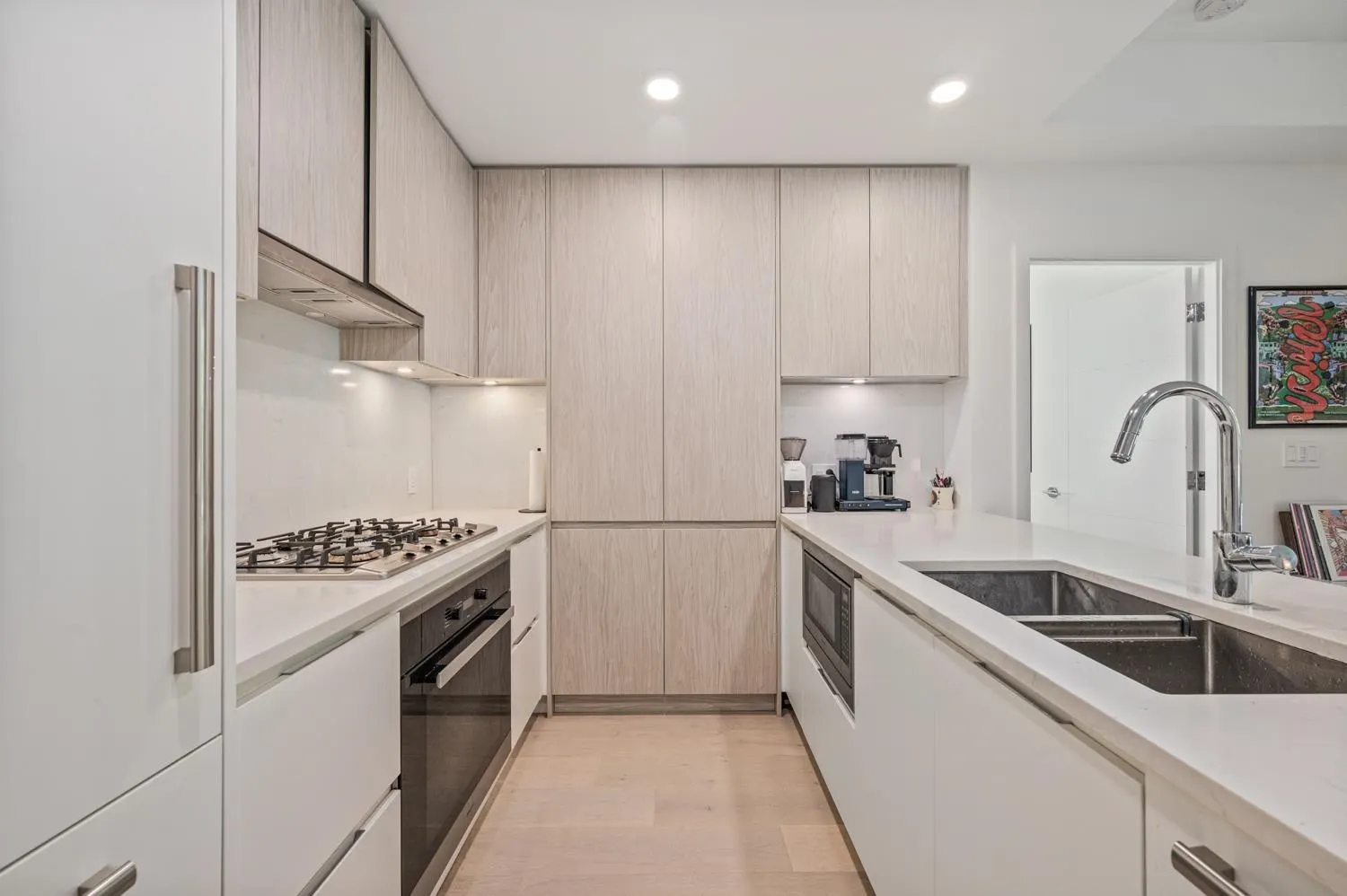 10X 4240 Cambie Street