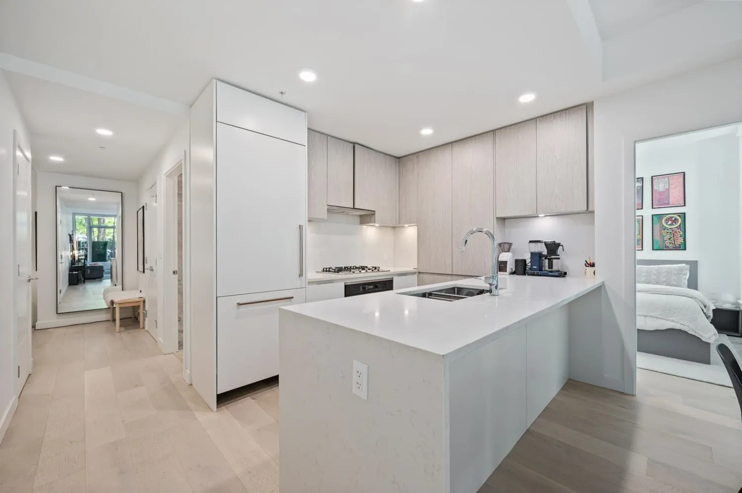 10X 4240 Cambie Street