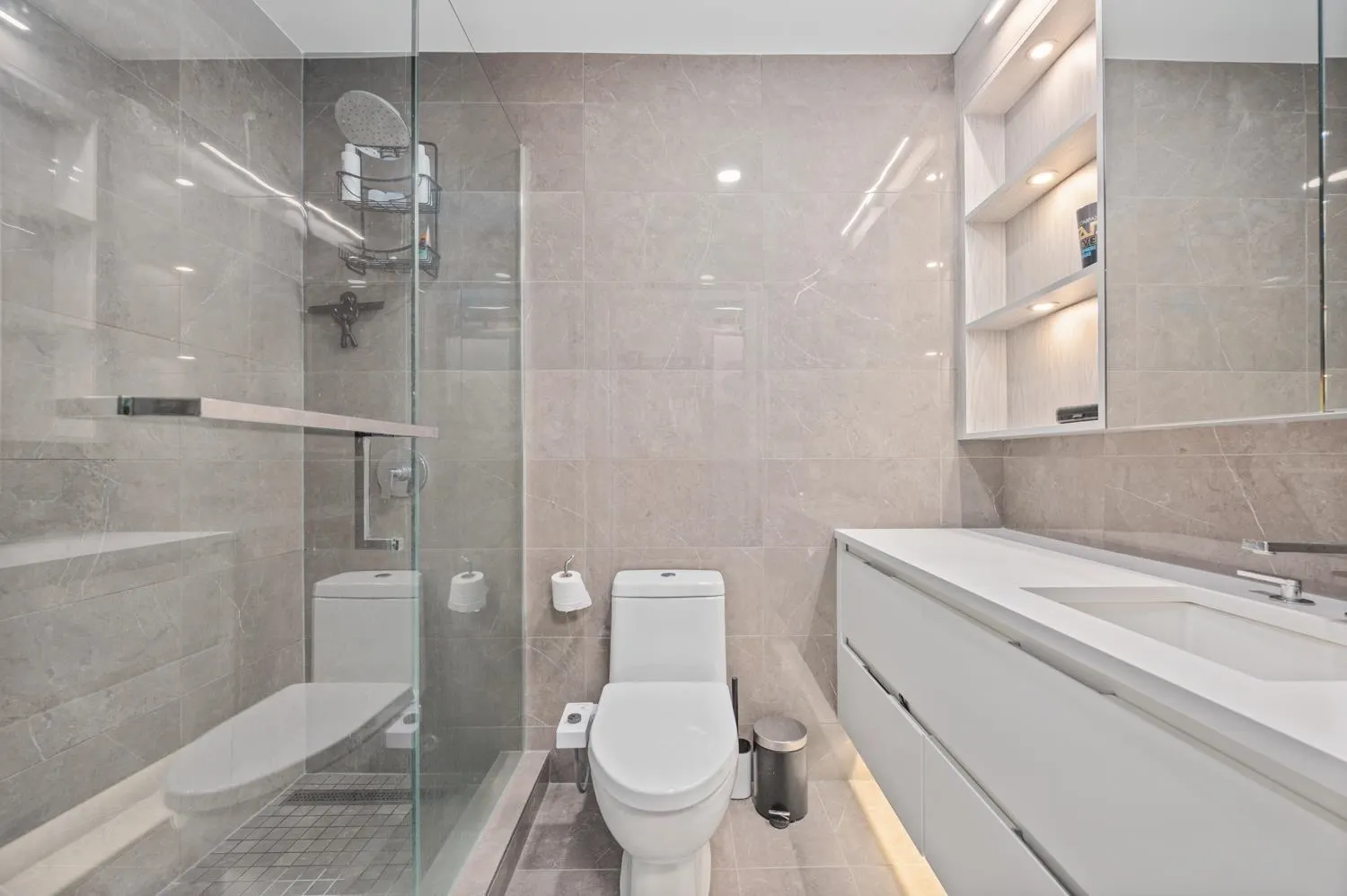 10X 4240 Cambie Street