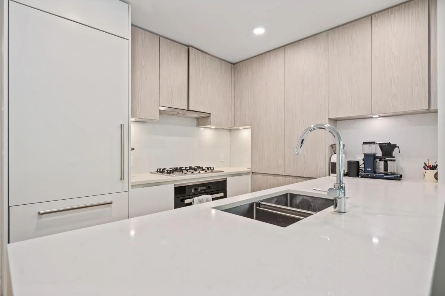 10X 4240 Cambie Street