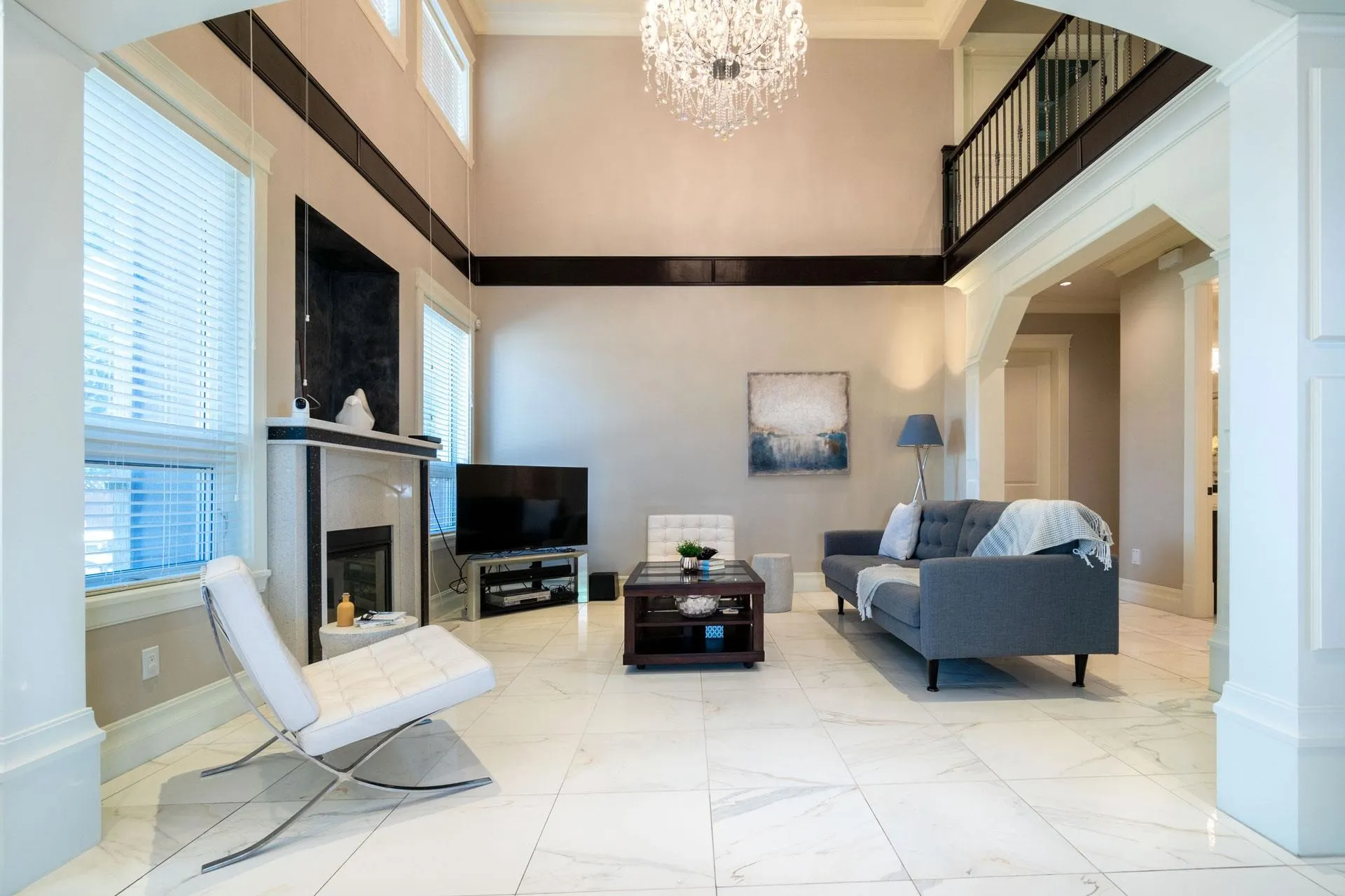 9028 Pinewell Crescent