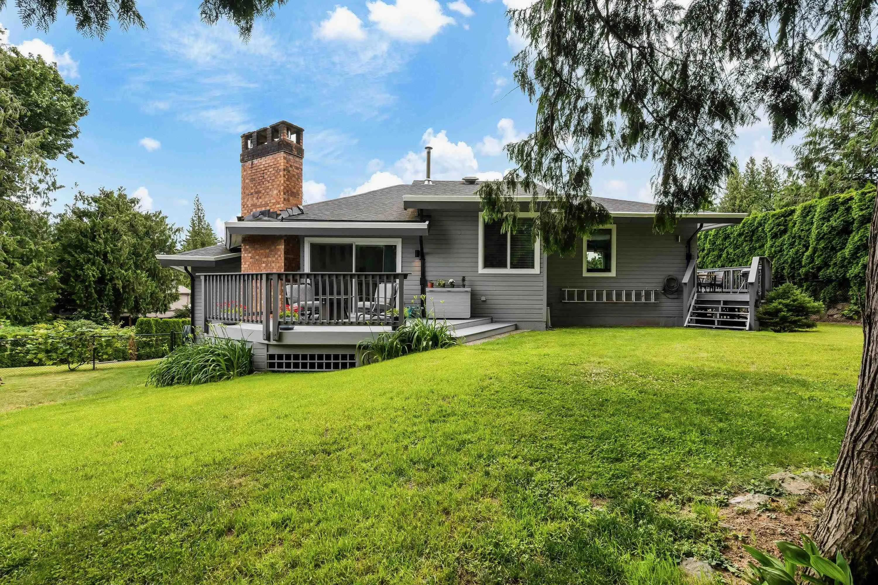 10023 Eagle Crescent