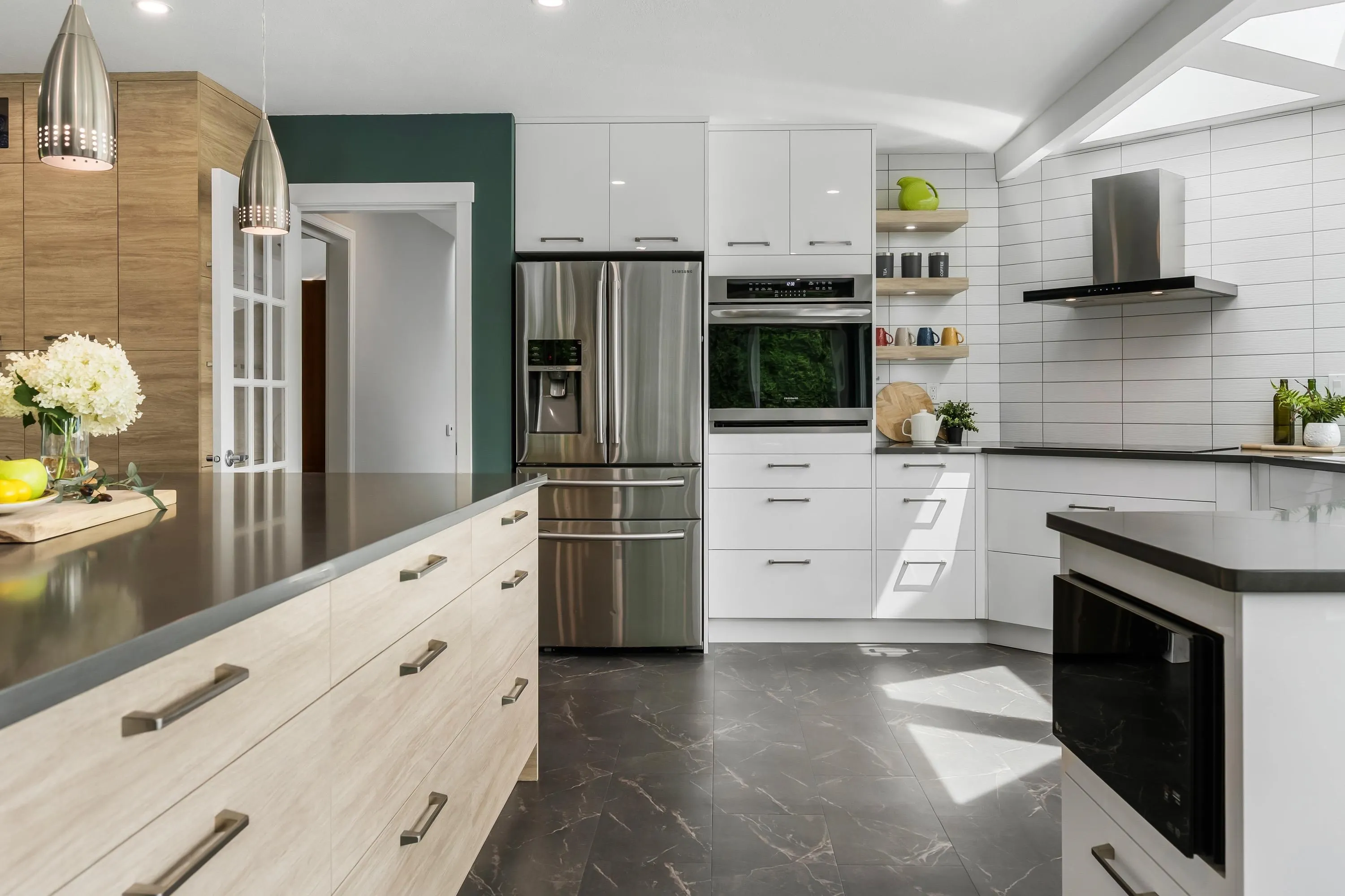 10023 Eagle Crescent