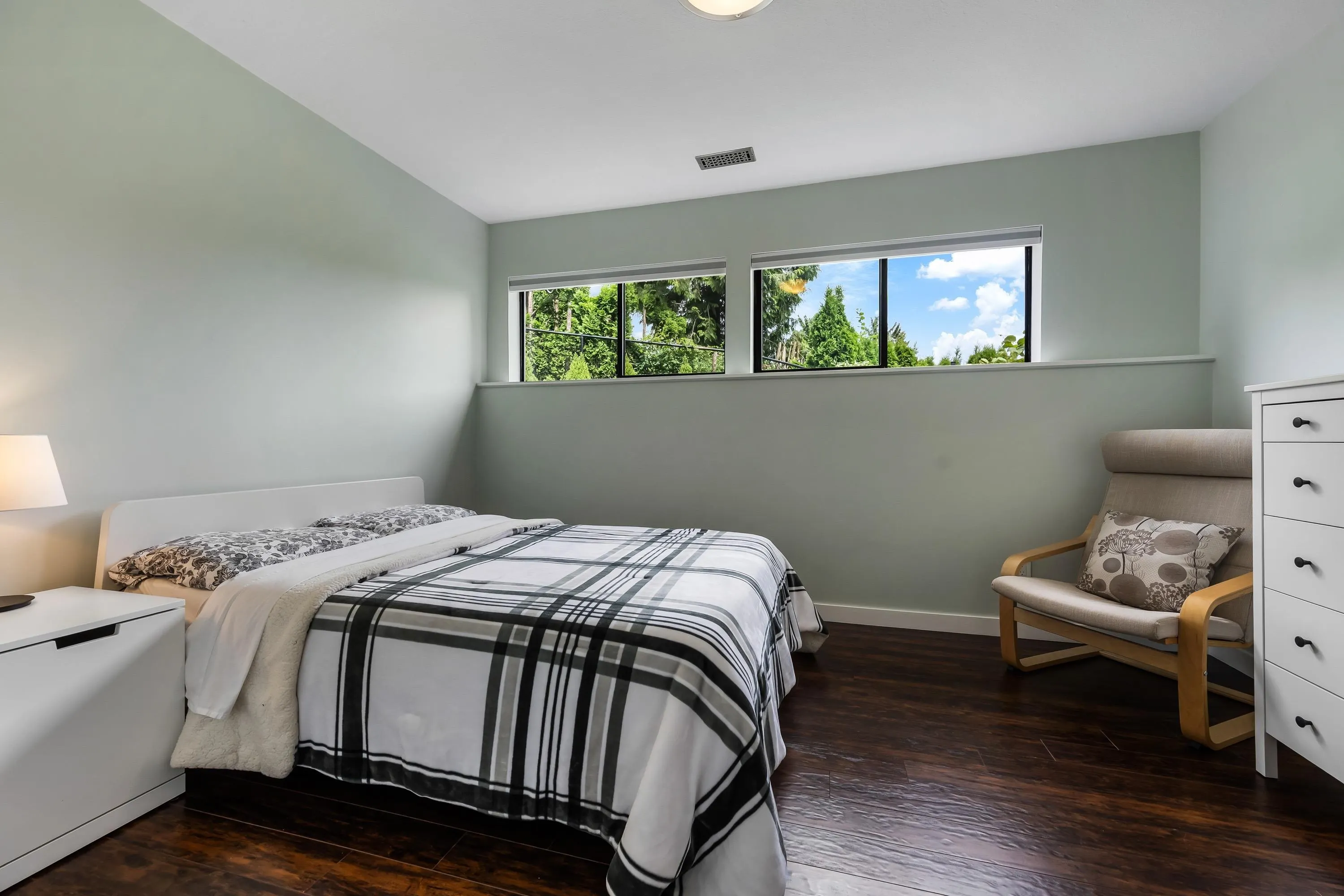 10023 Eagle Crescent