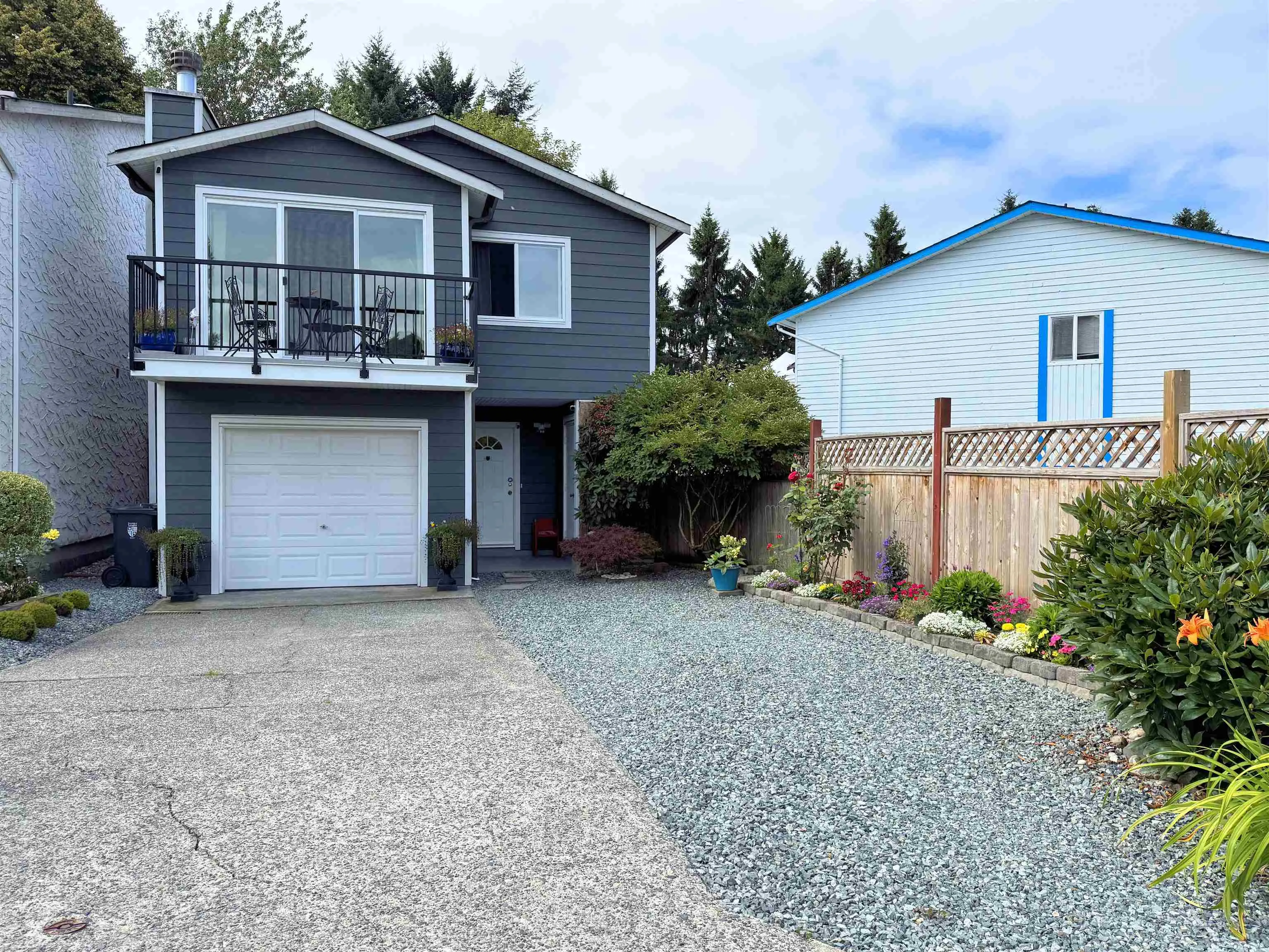 202 Davis Crescent