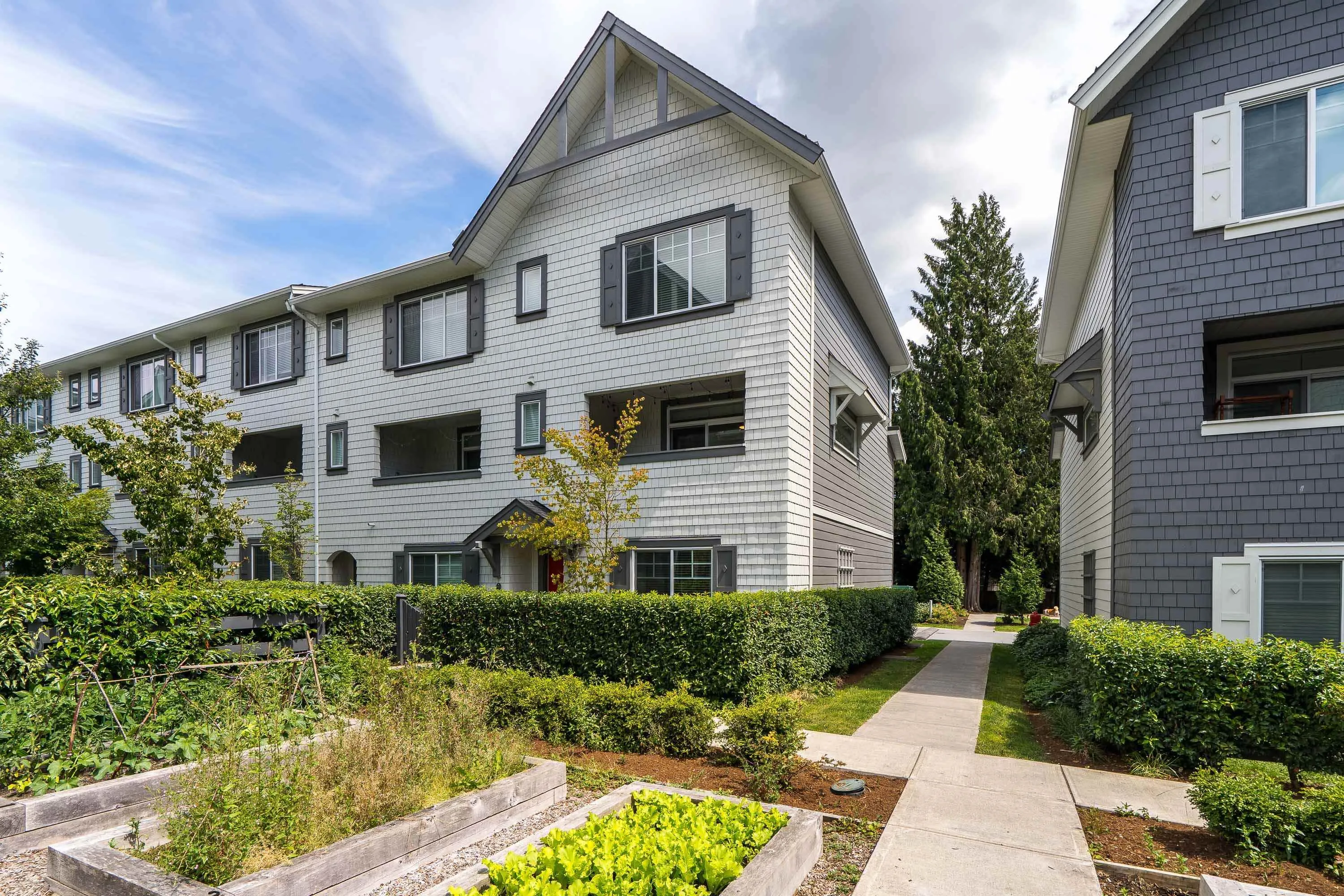 105 15850 85 Avenue
