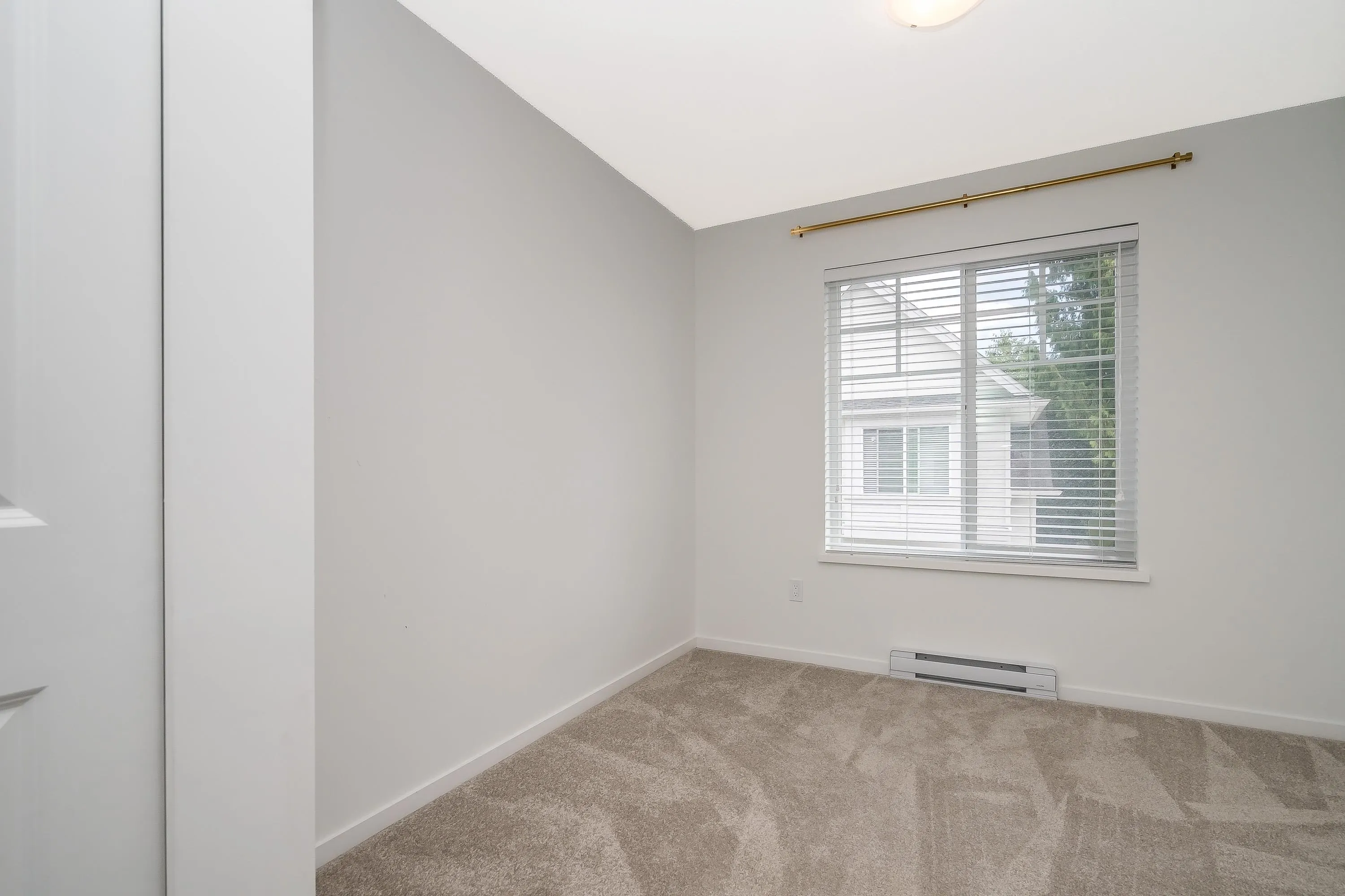 105 15850 85 Avenue