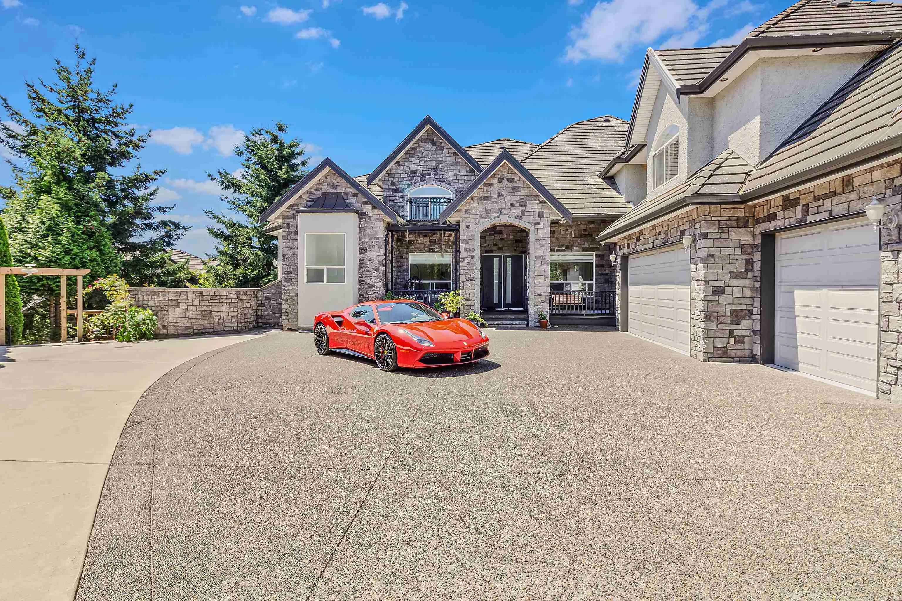 5733 W Kettle Crescent