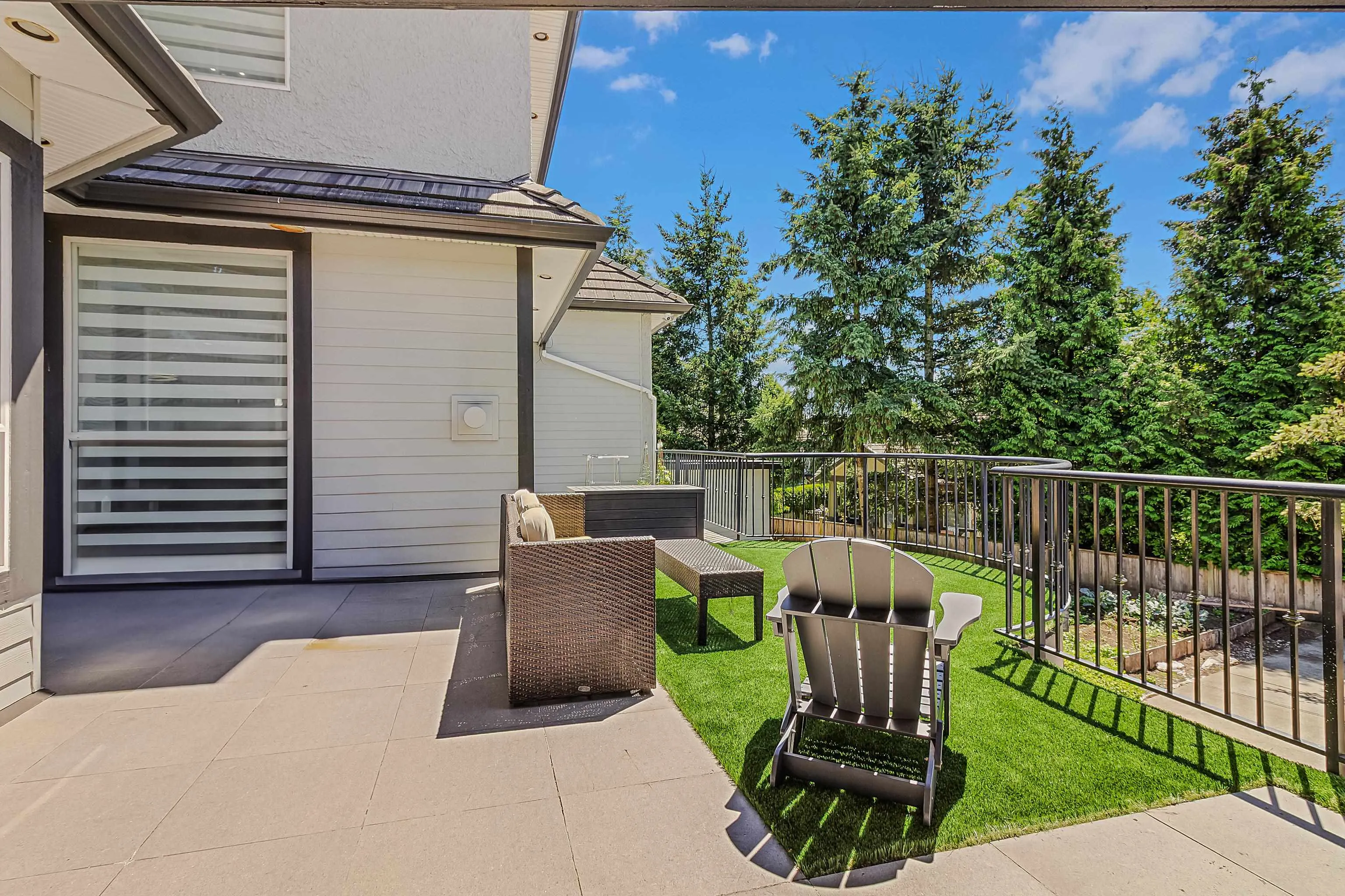 5733 W Kettle Crescent