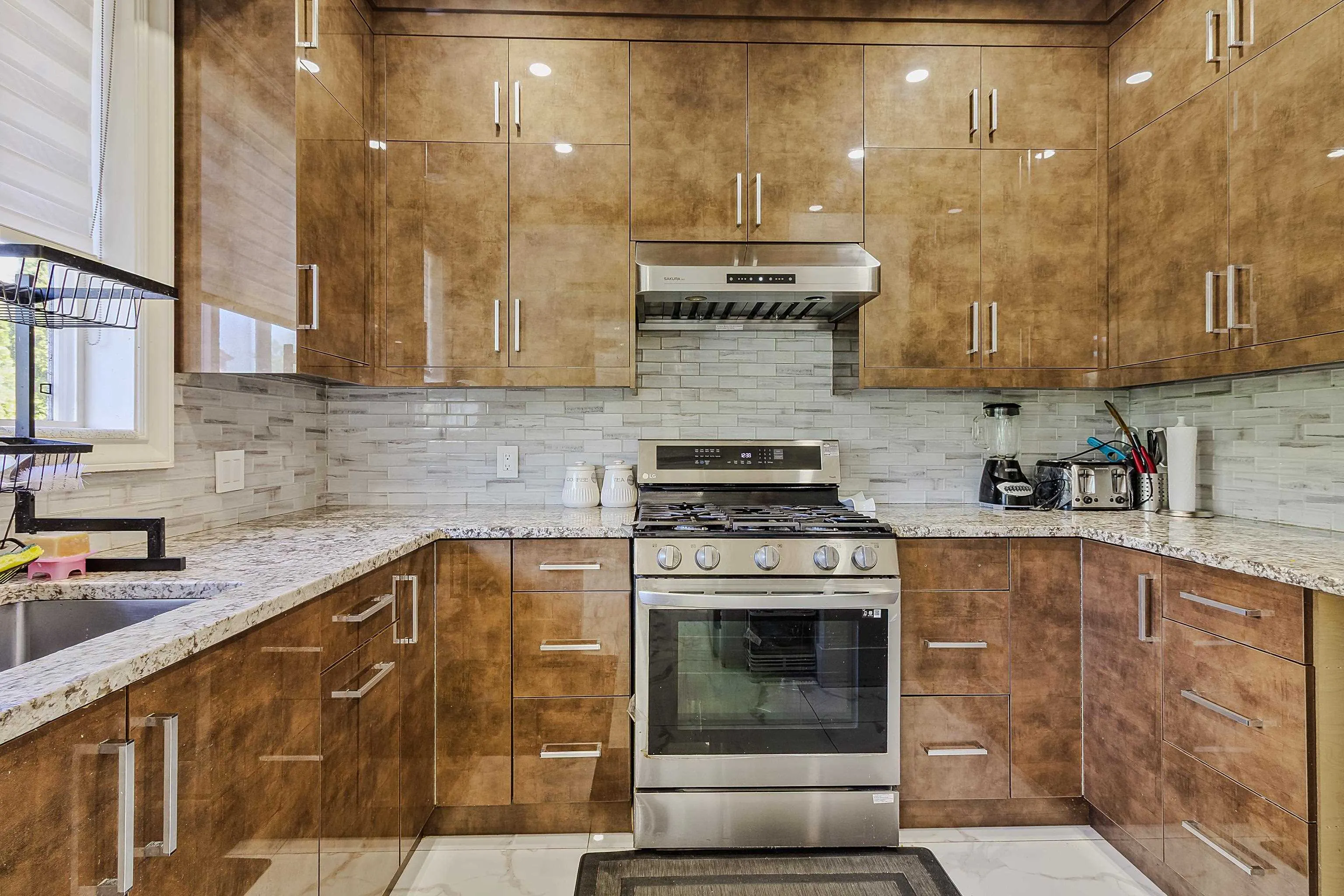 5733 W Kettle Crescent