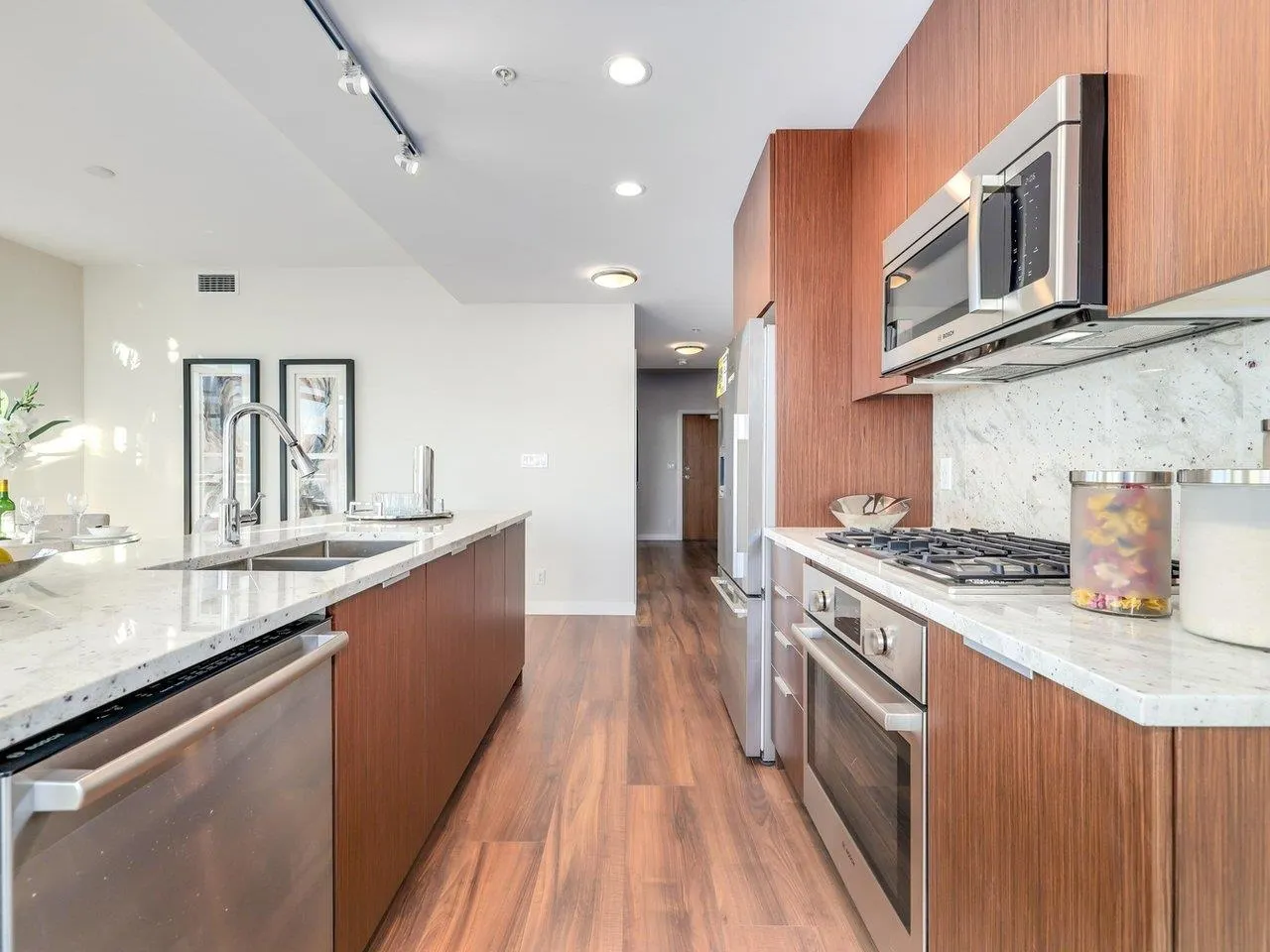1002 3328 Carscallen Road