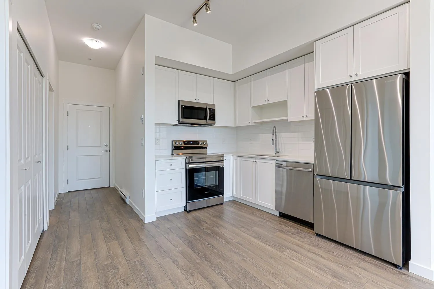 610 15858 Fraser Highway