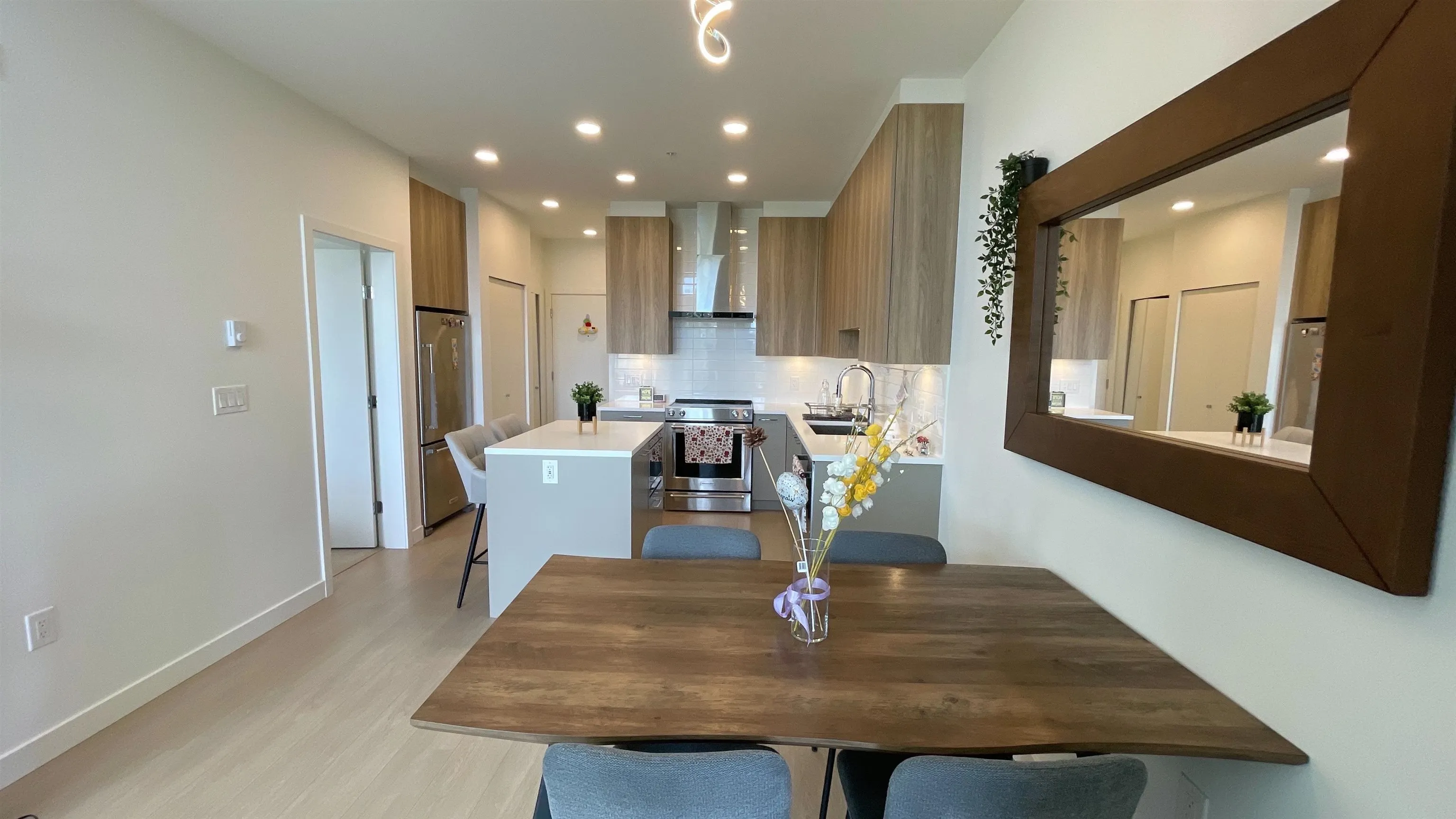 614 7599 15th Street