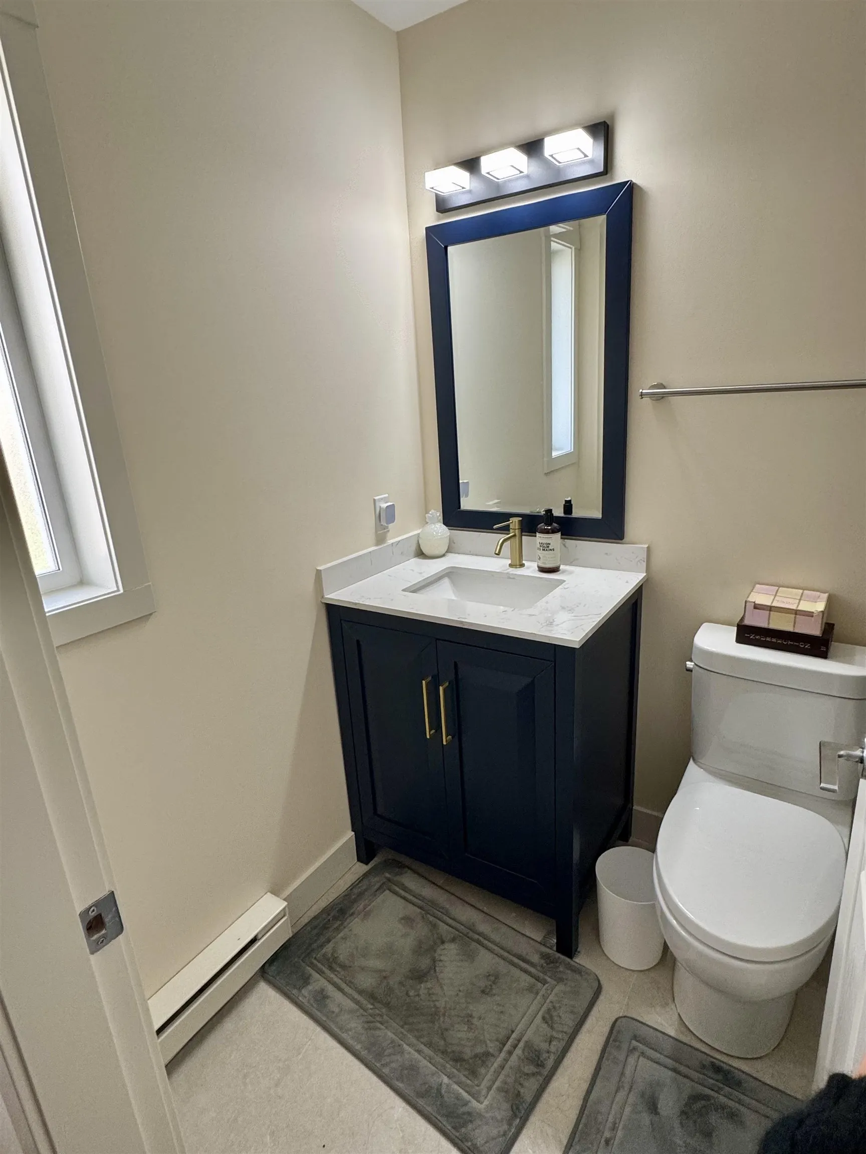 17 1204 Main Street