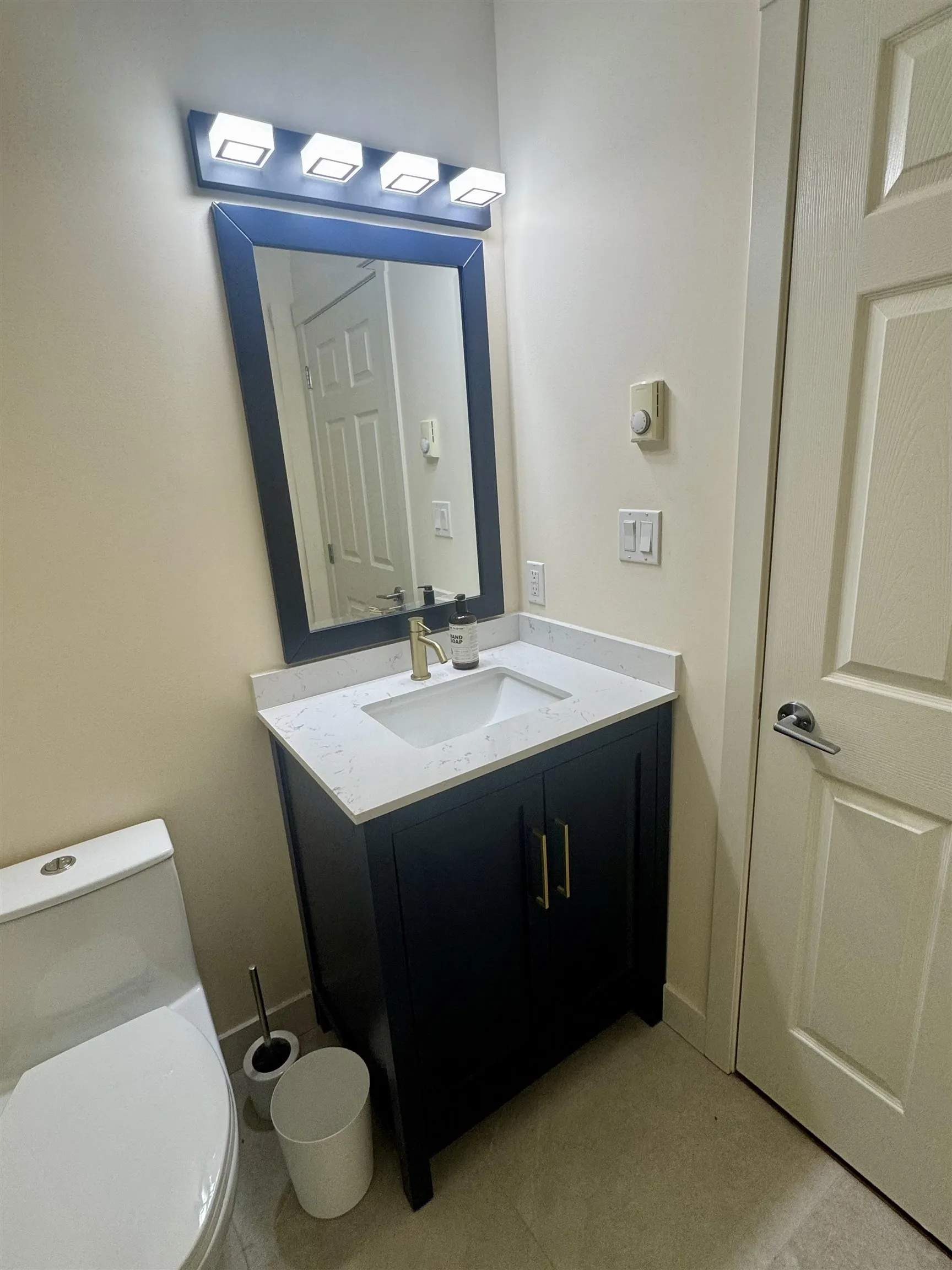 17 1204 Main Street