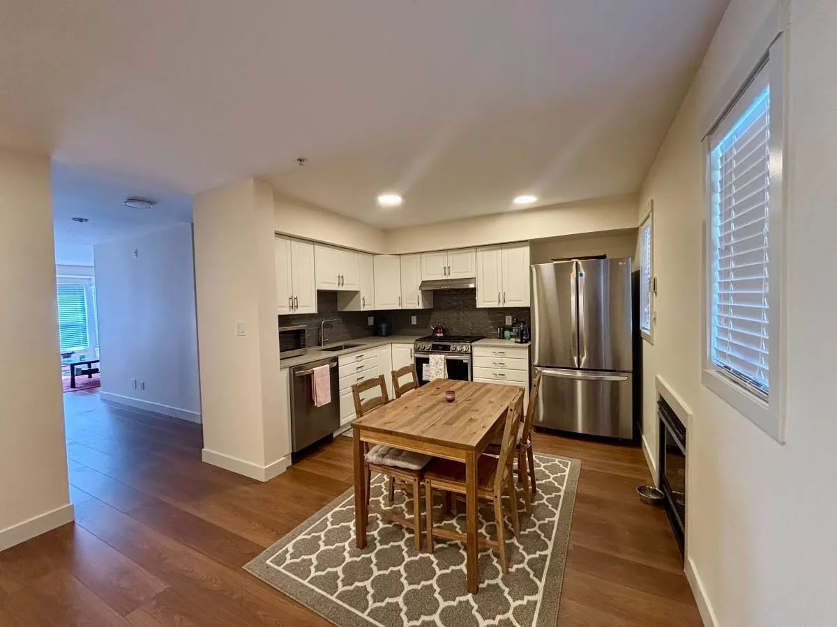 17 1204 Main Street