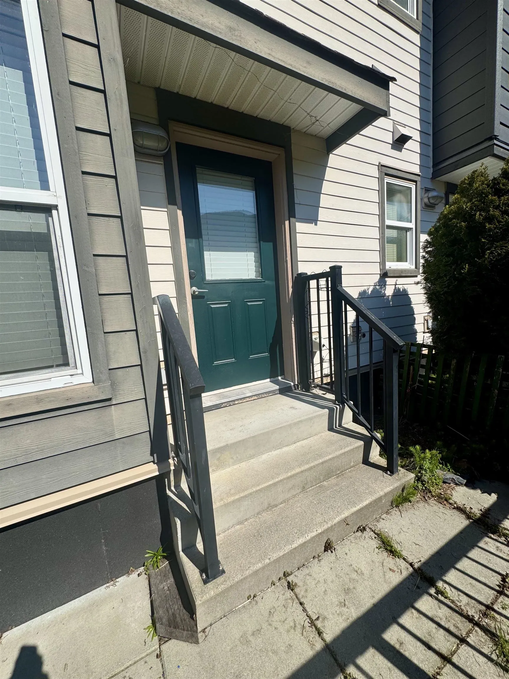 17 1204 Main Street