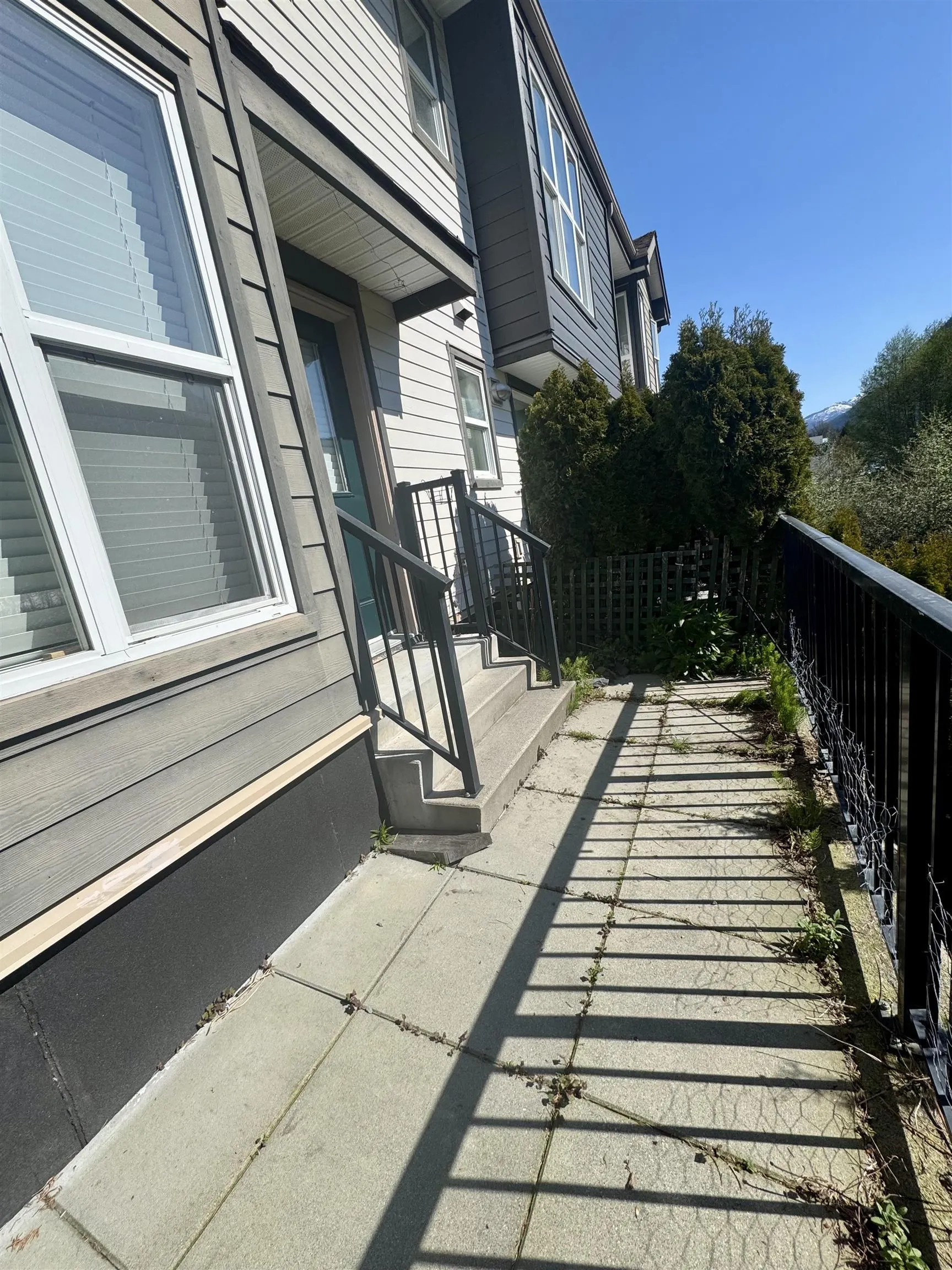 17 1204 Main Street