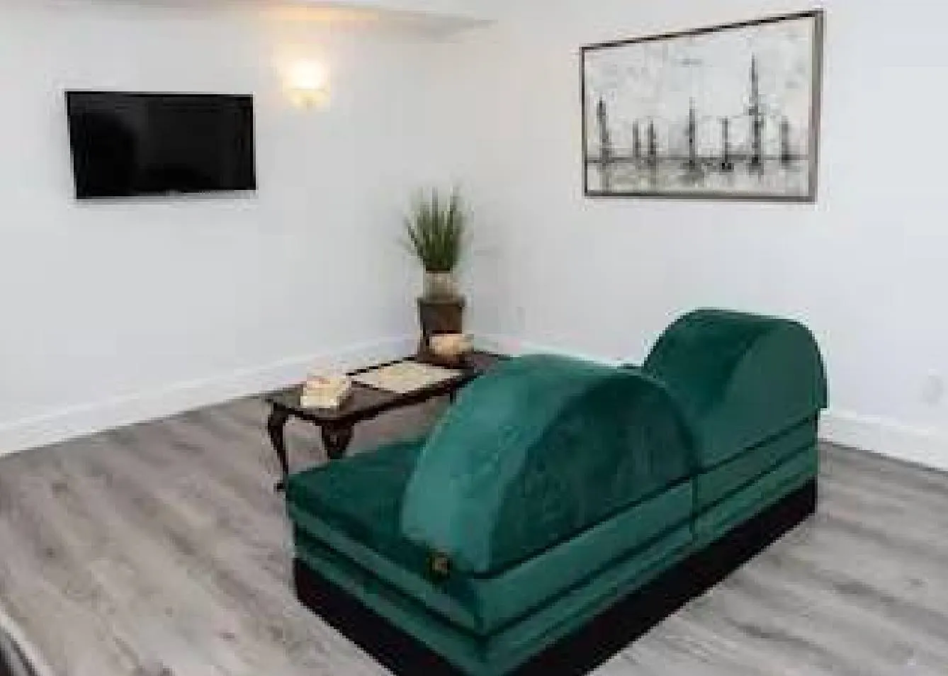 Suite 20372 121b Ave